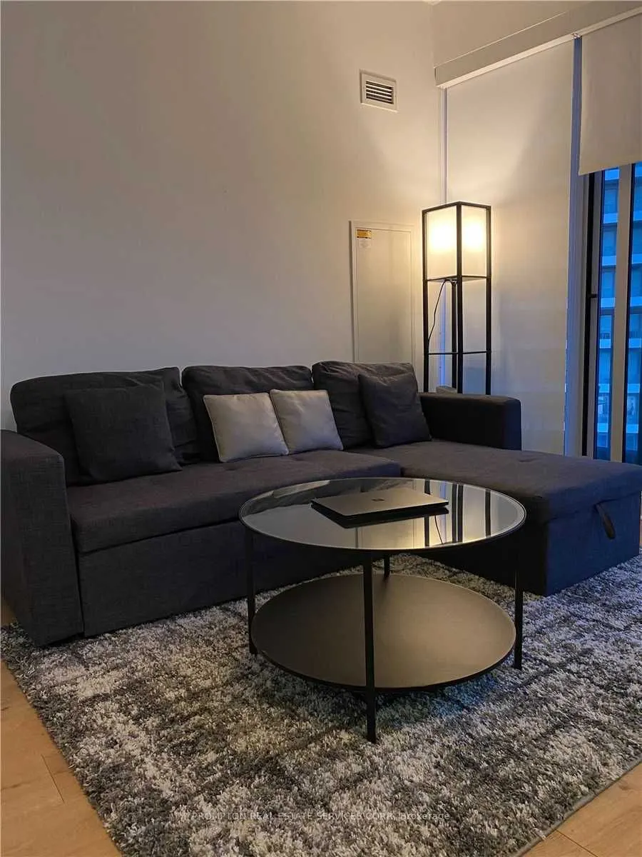 115 Mcmahon Drive, #2207