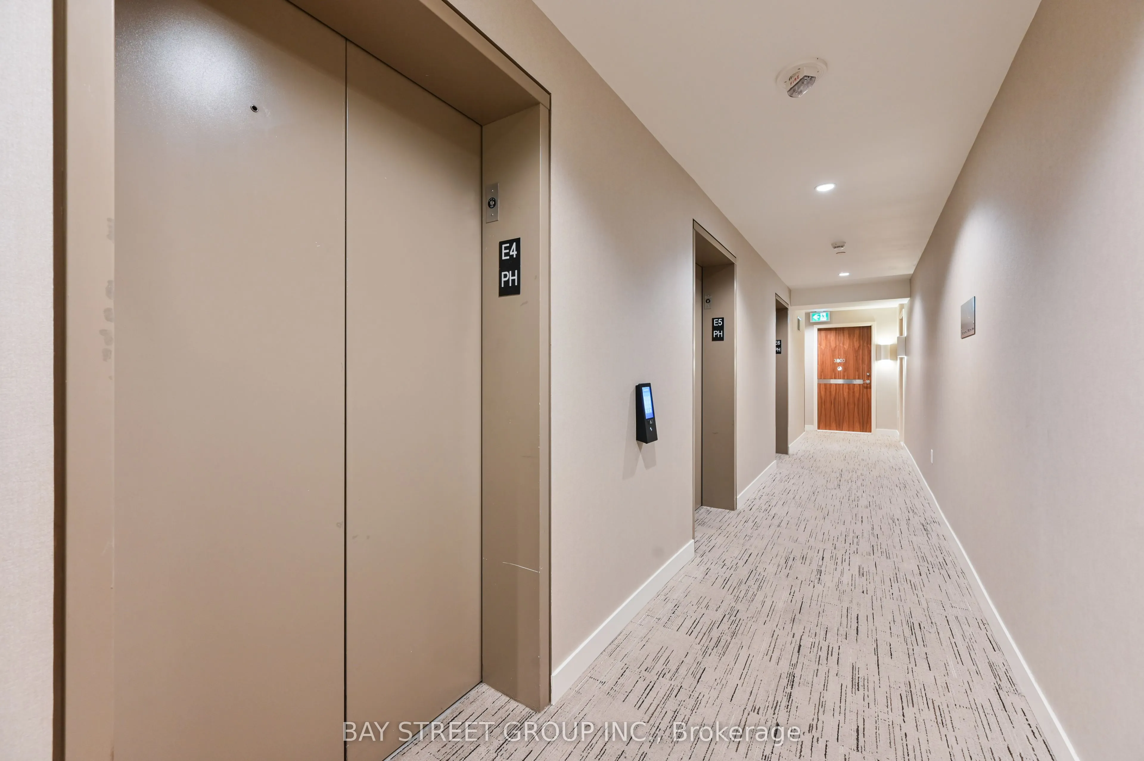 85 McMahon Drive, #Ph3808
