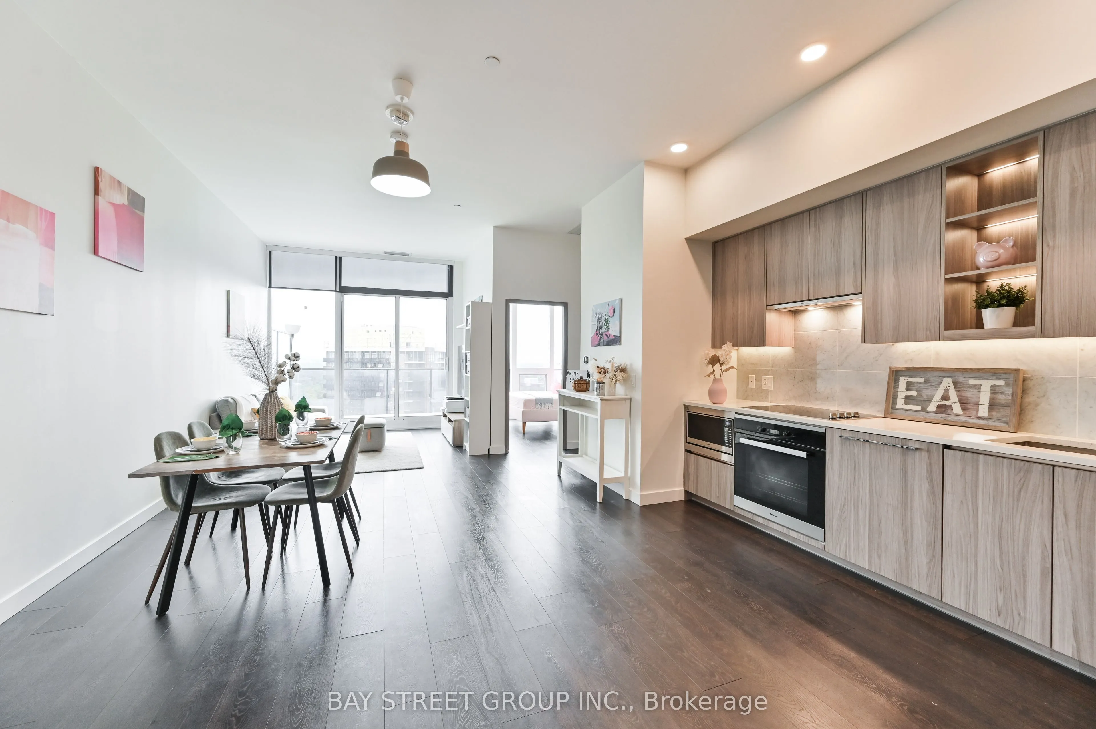 85 McMahon Drive, #Ph3808