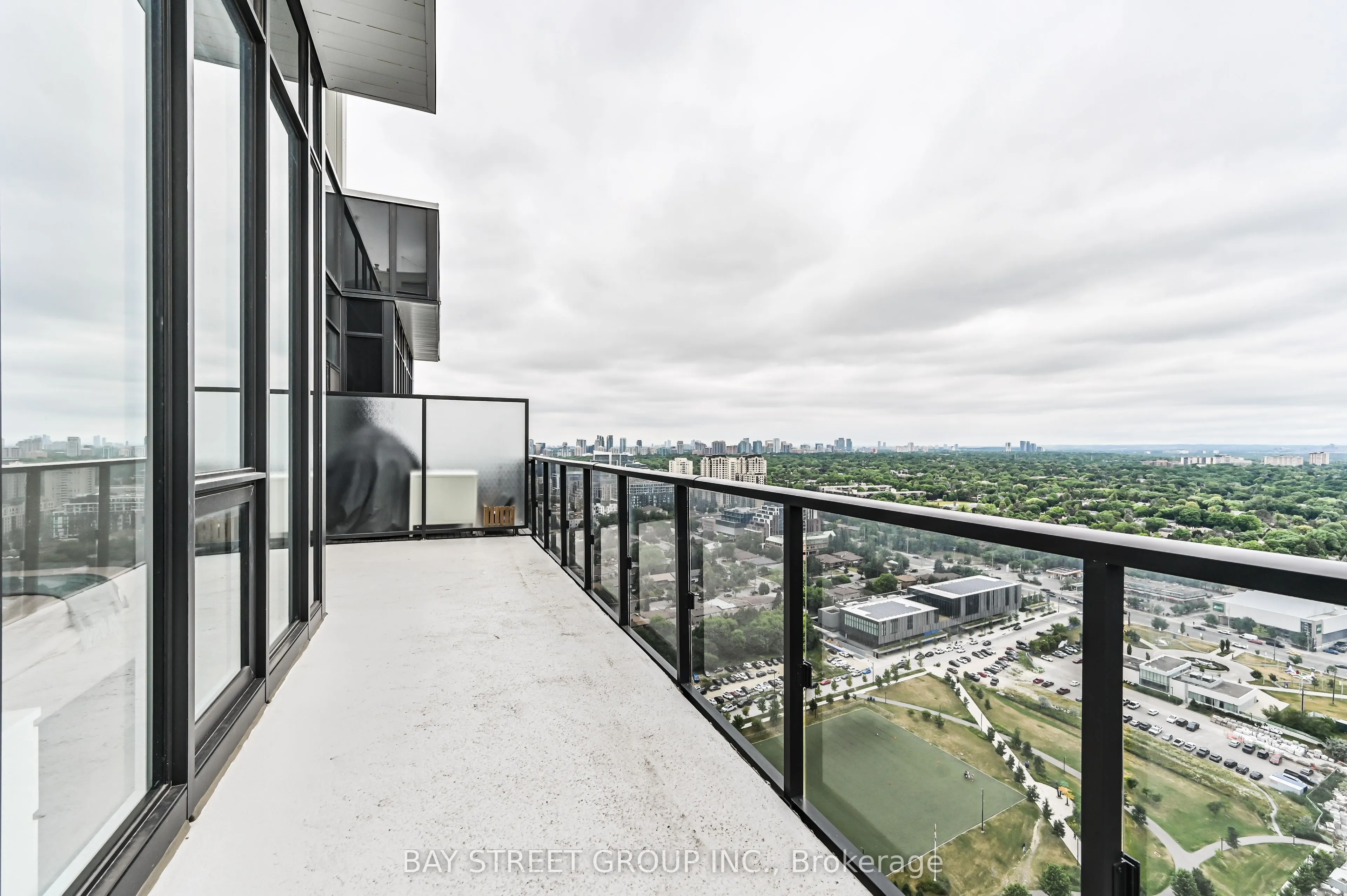 85 McMahon Drive, #Ph3808