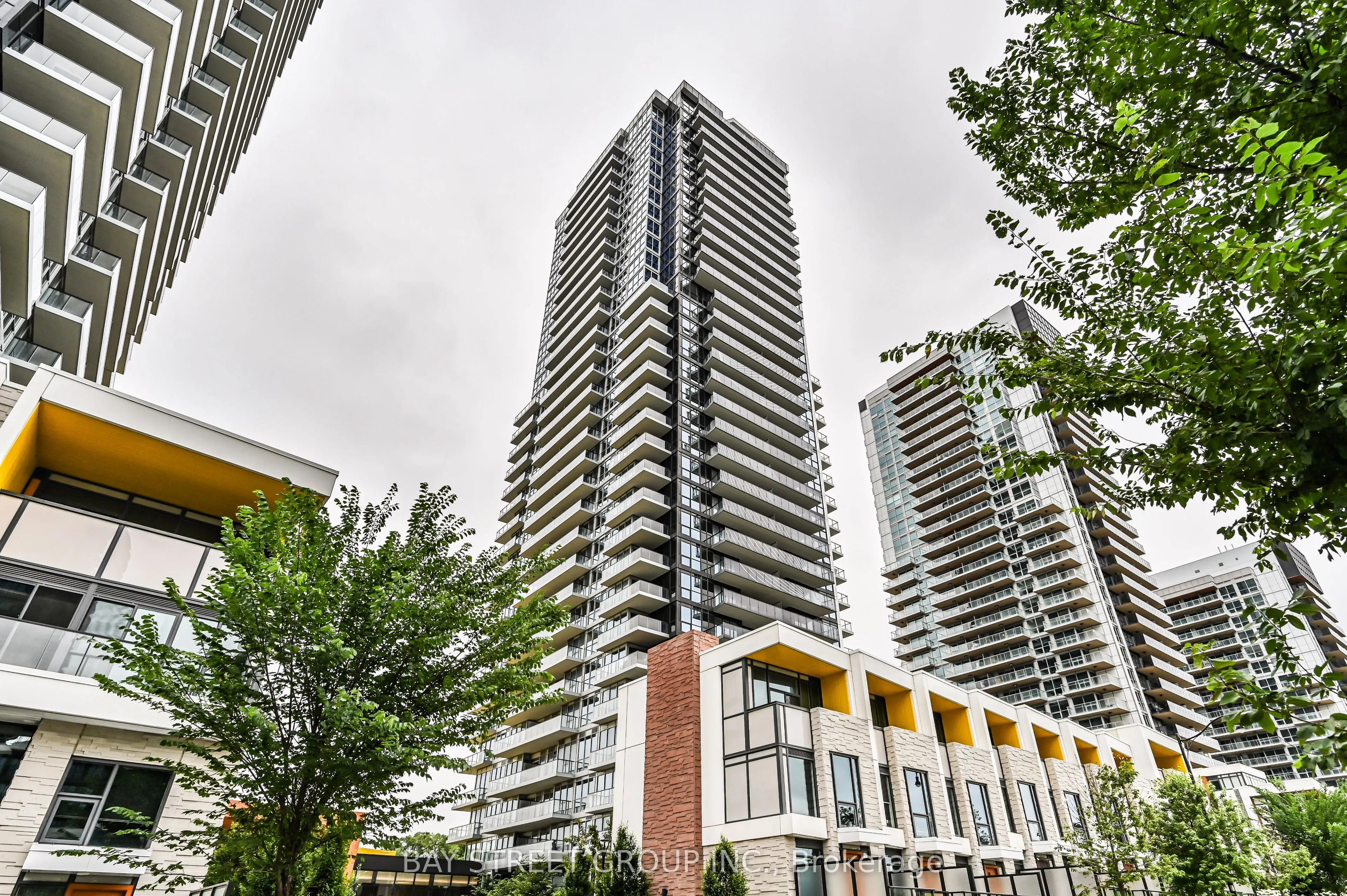85 McMahon Drive, #Ph3808