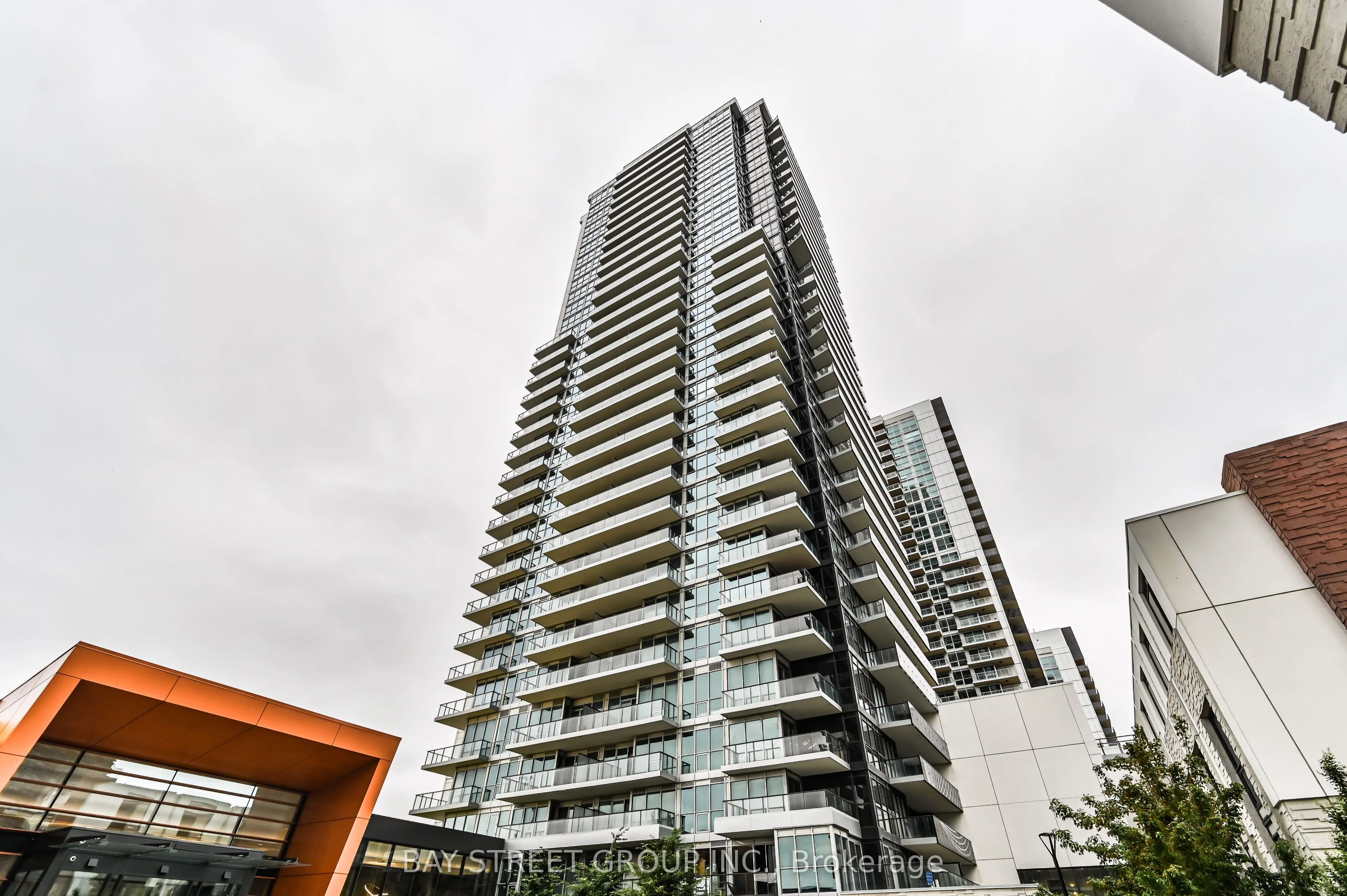 85 McMahon Drive, #Ph3808