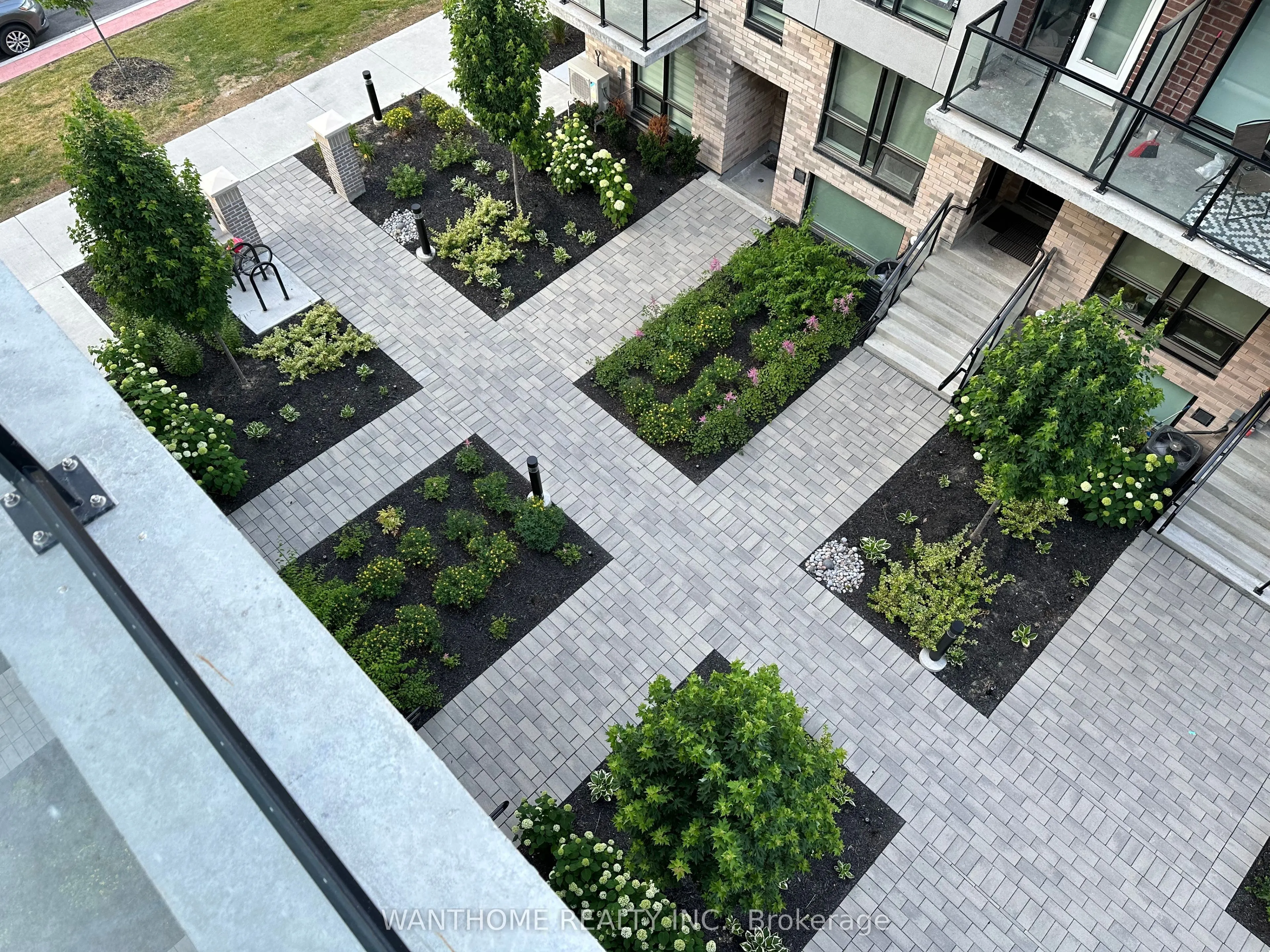 861 Sheppard Avenue W, #15