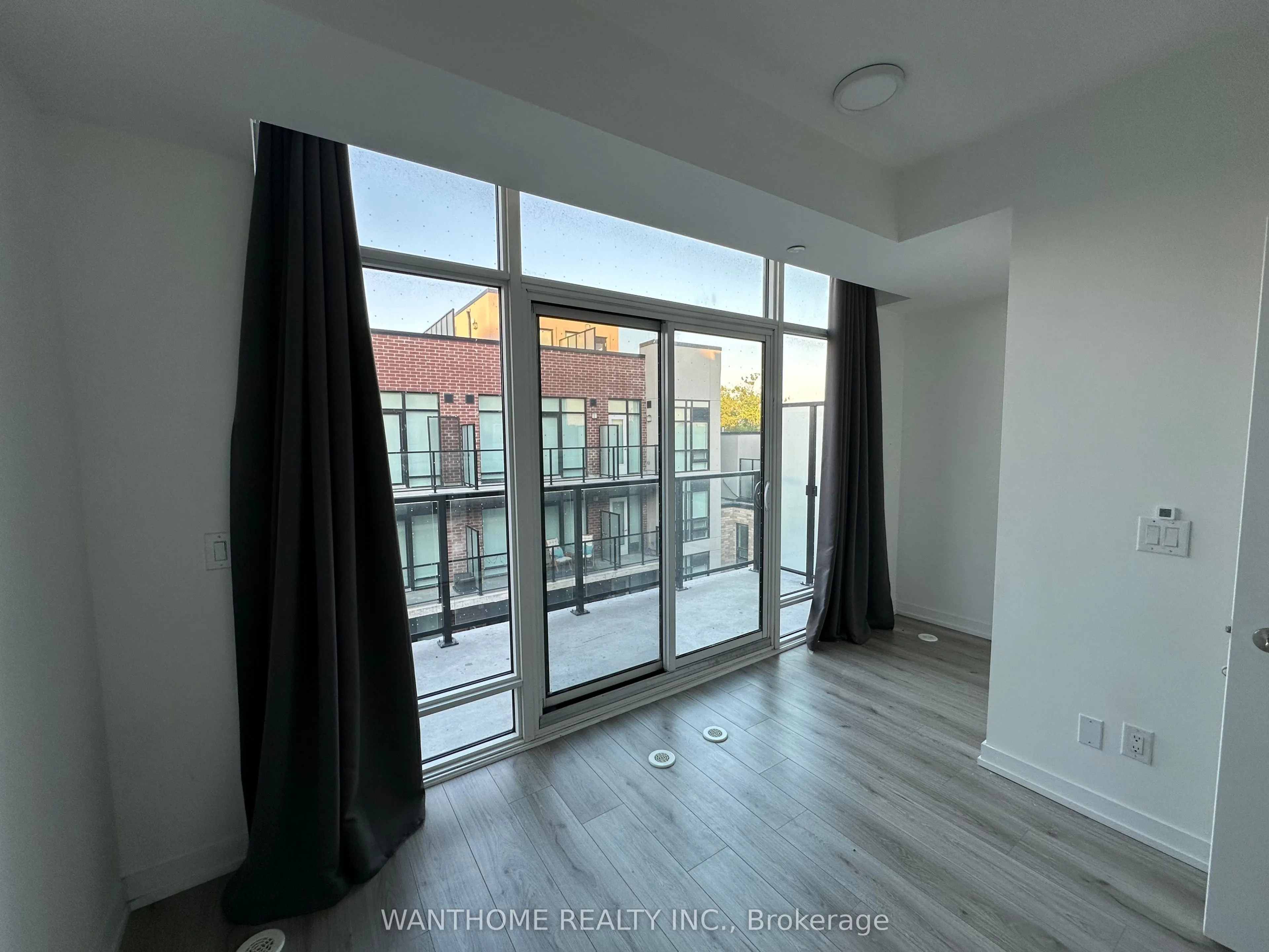 861 Sheppard Avenue W, #15