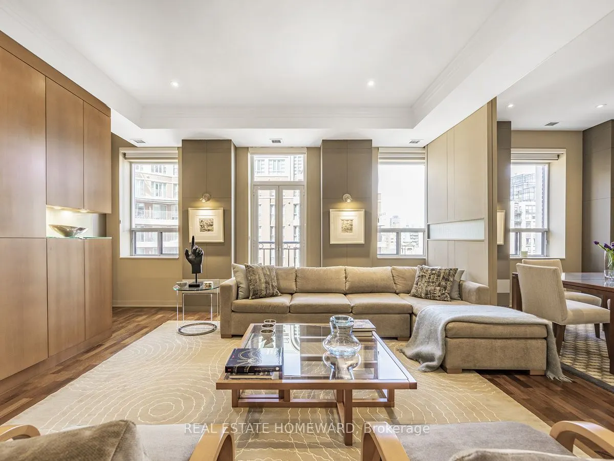 48 St Clair Avenue W, #702