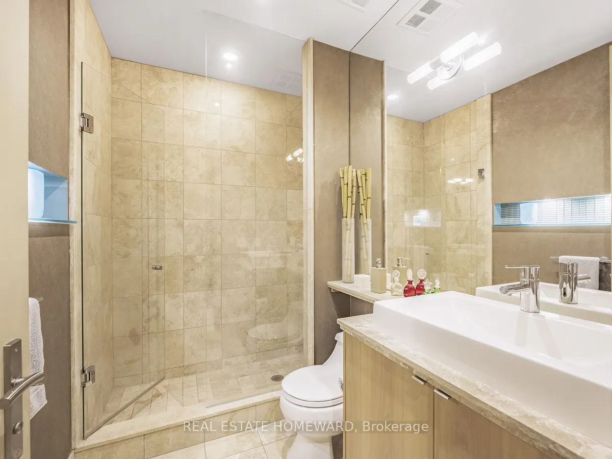 48 St Clair Avenue W, #702