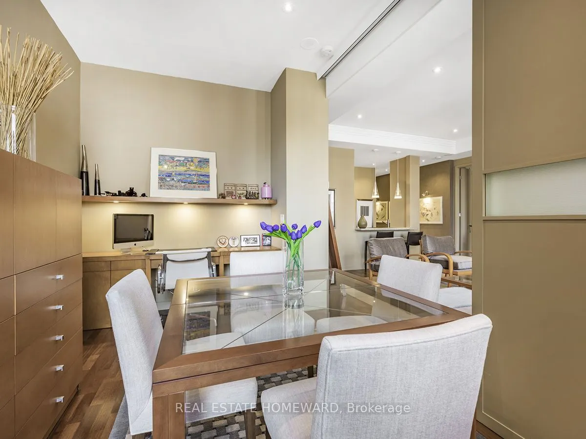 48 St Clair Avenue W, #702