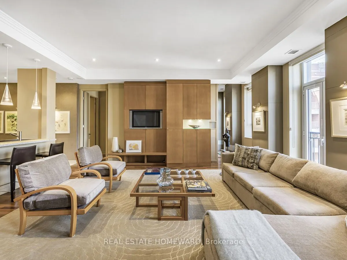 48 St Clair Avenue W, #702