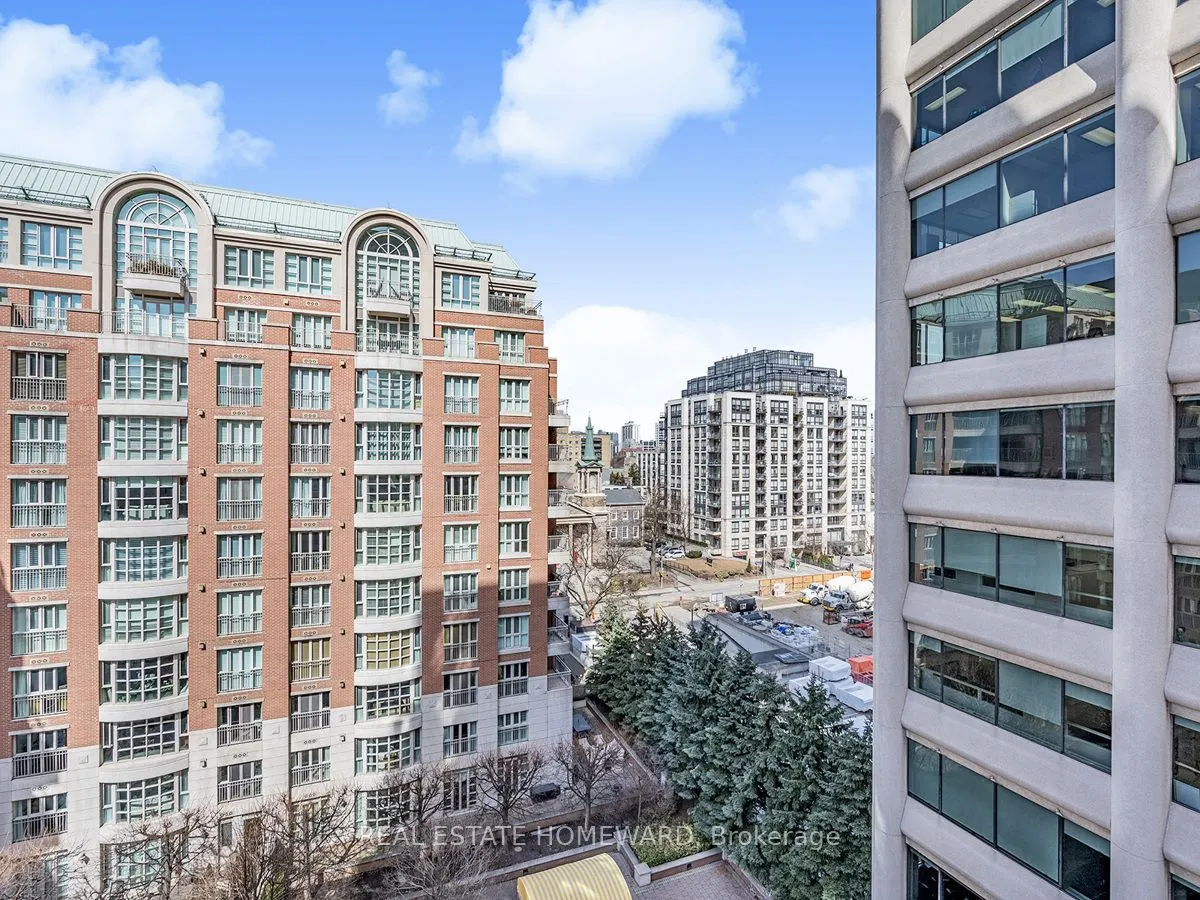 48 St Clair Avenue W, #702