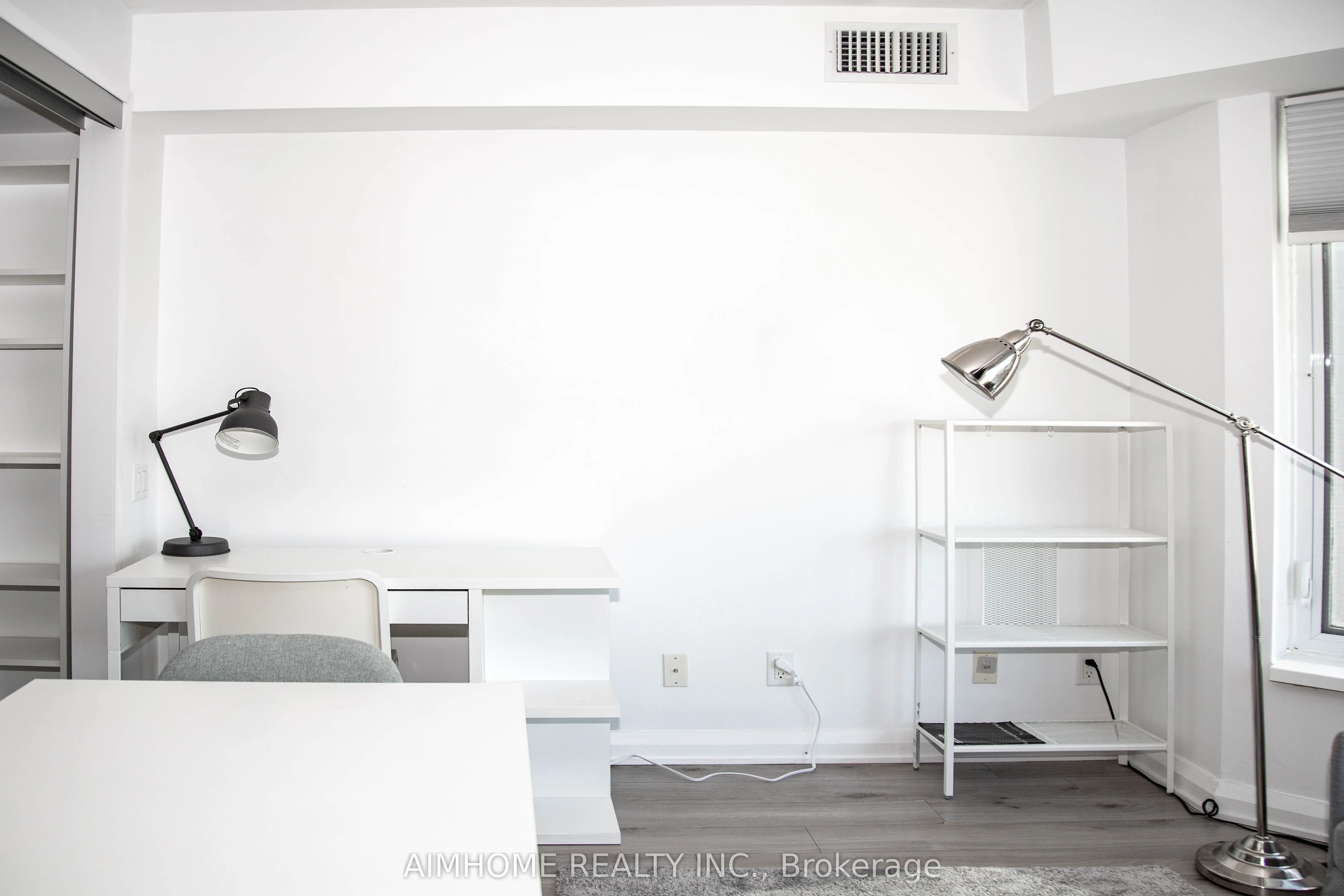 155 Yorkville Avenue, #1015