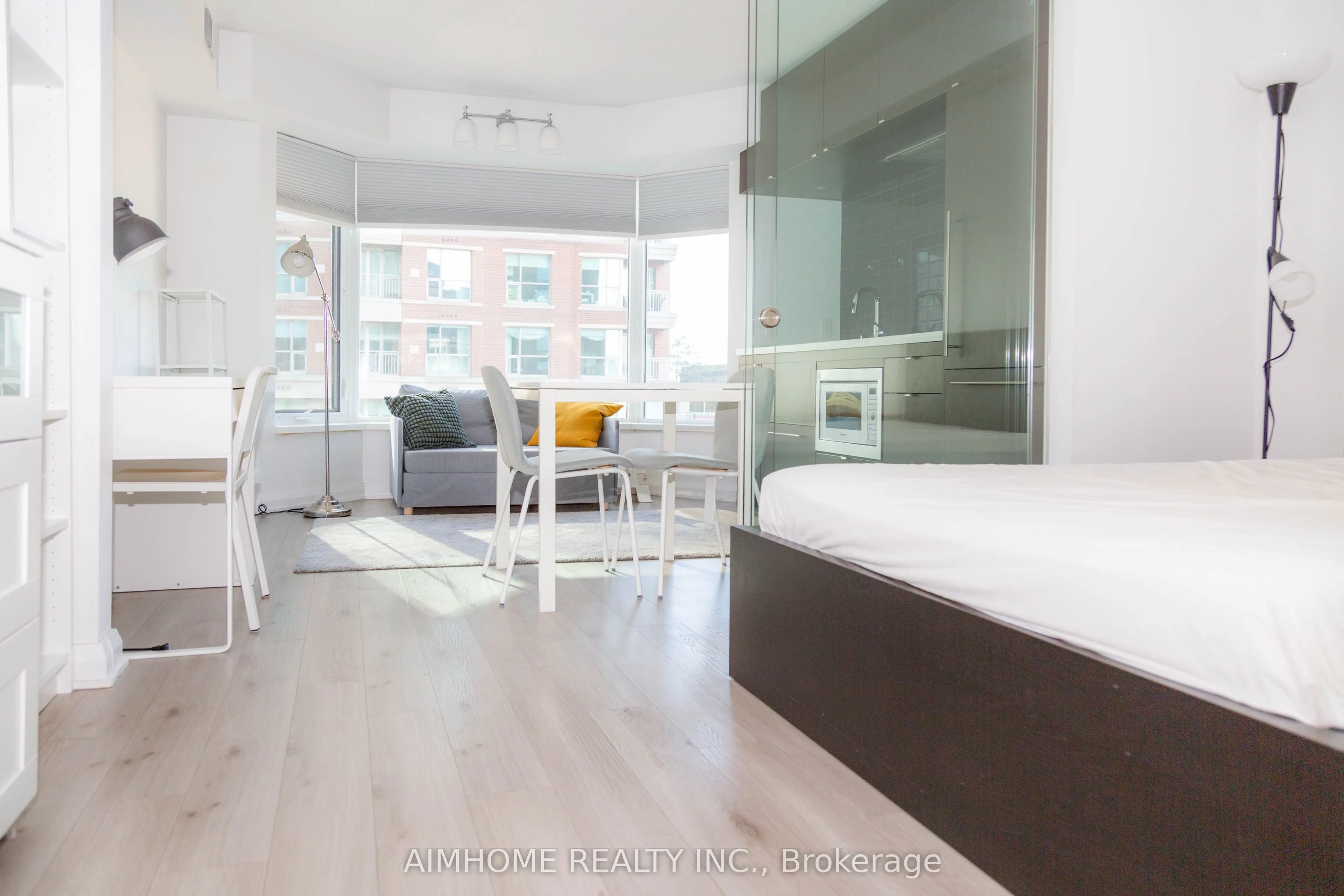 155 Yorkville Avenue, #1015