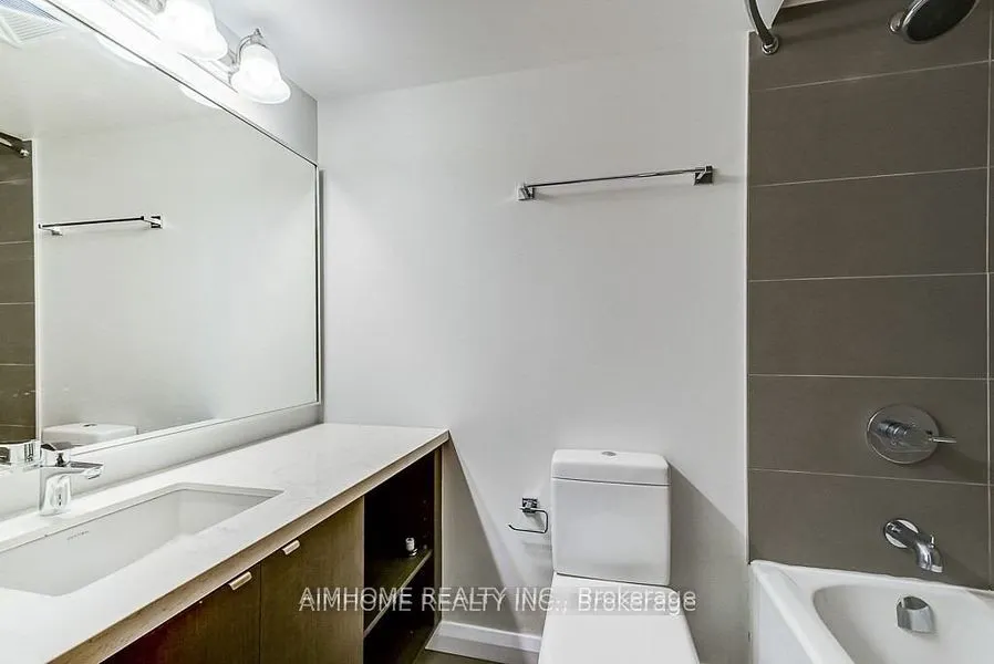 155 Yorkville Avenue, #1015