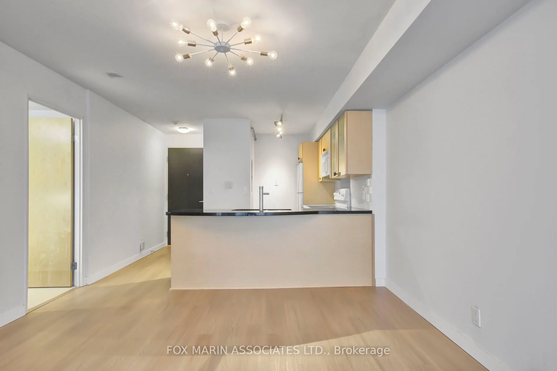 1005 King Street W, #405