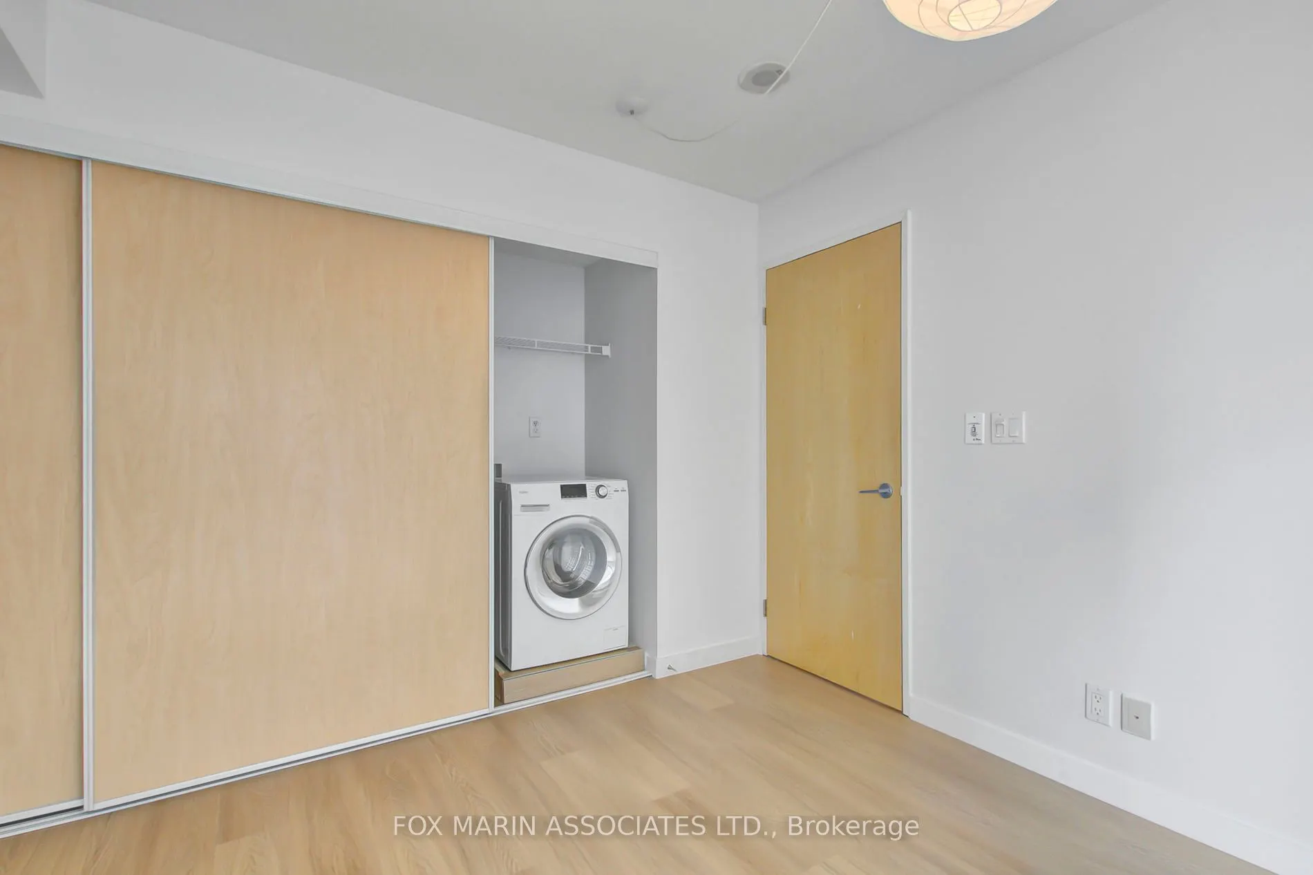 1005 King Street W, #405