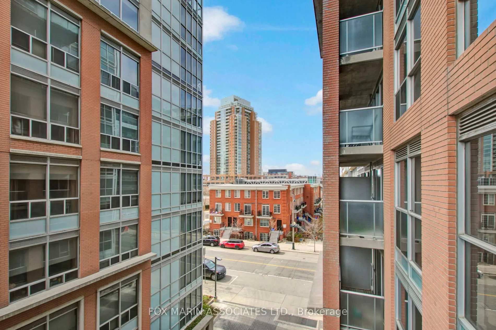 1005 King Street W, #405