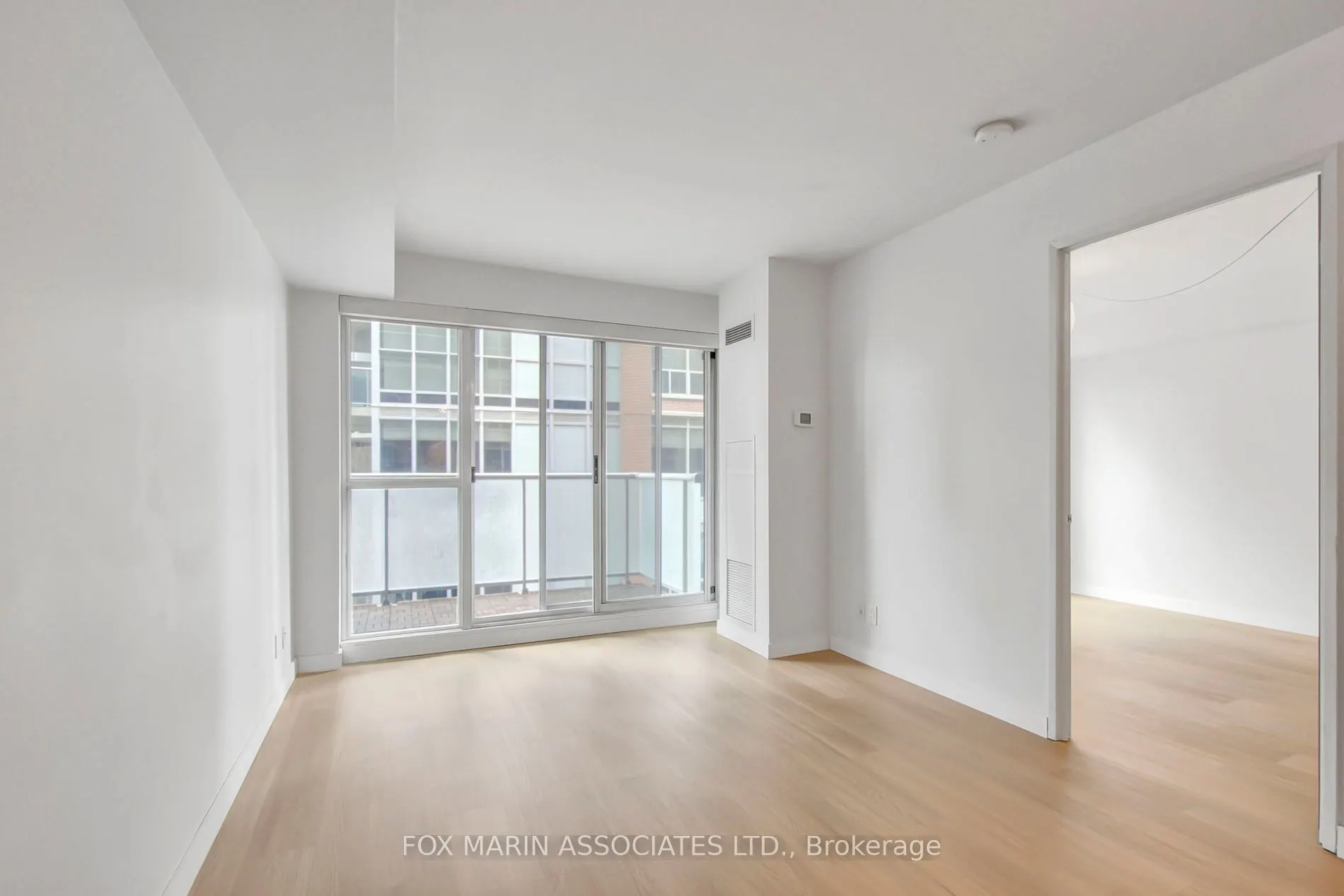 1005 King Street W, #405