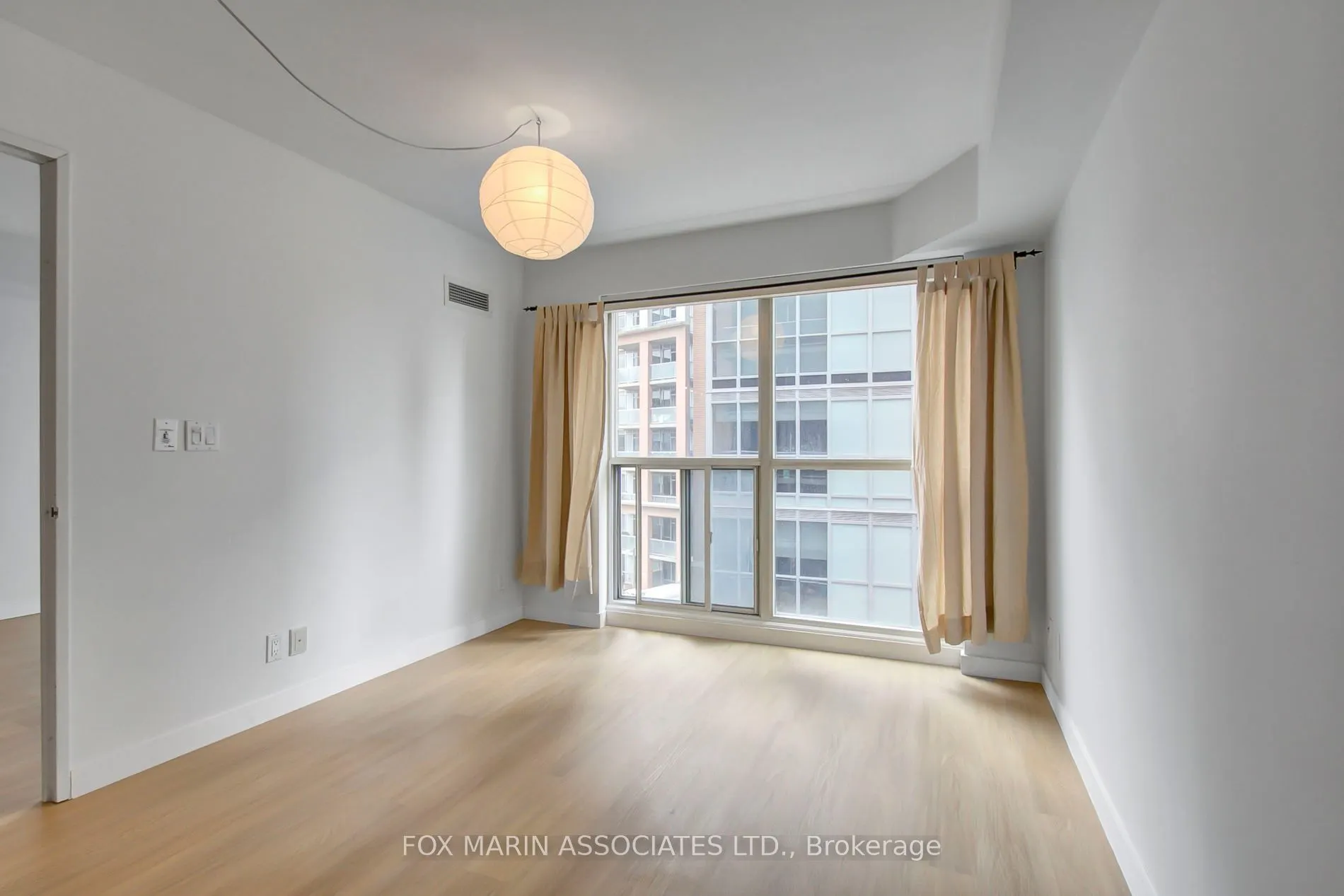 1005 King Street W, #405