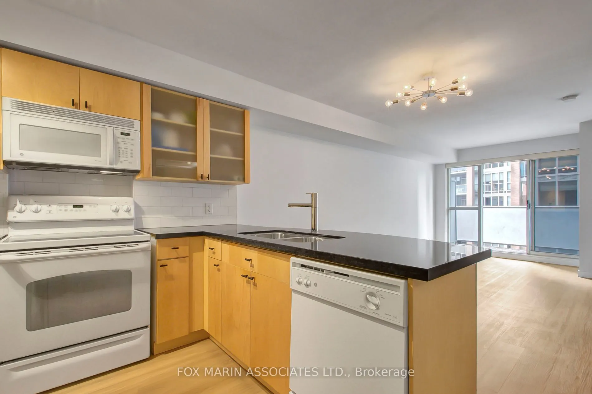 1005 King Street W, #405