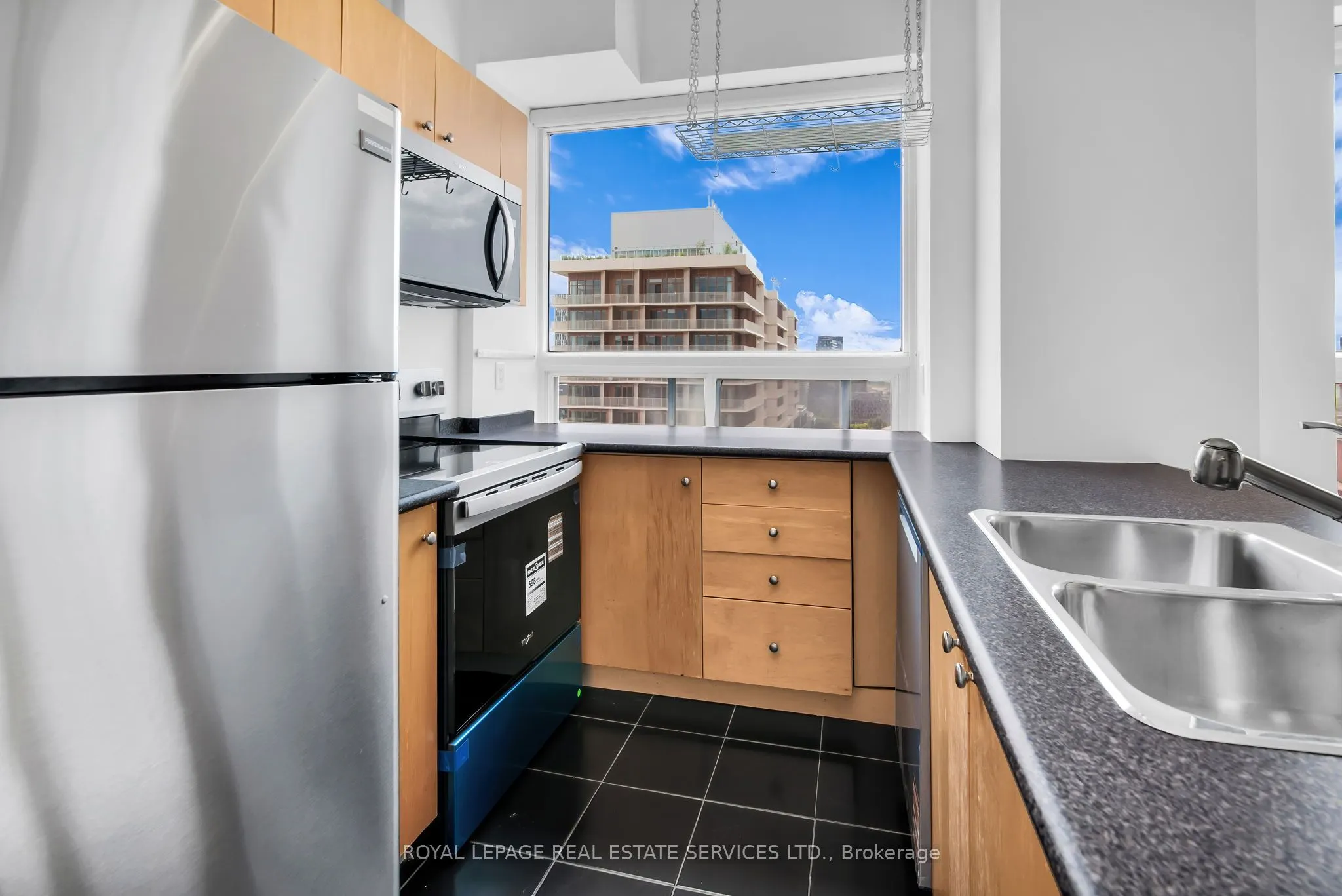 700 King Street W, #PH13