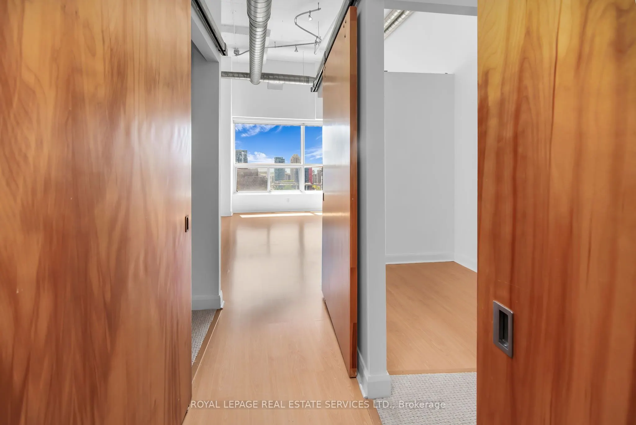 700 King Street W, #PH13