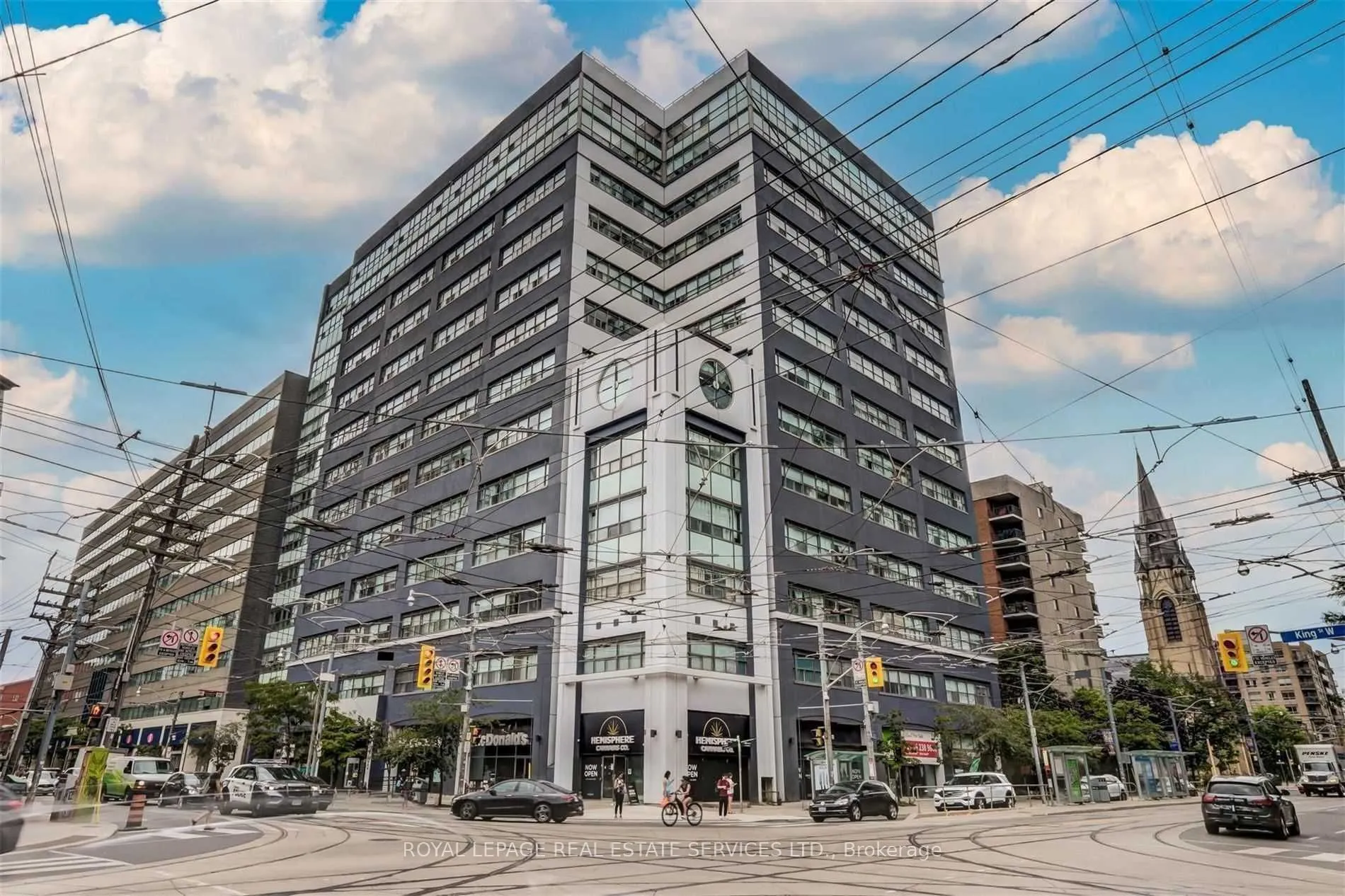 700 King Street W, #PH13