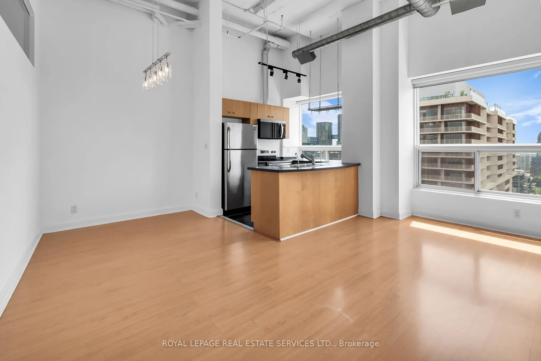 700 King Street W, #PH13