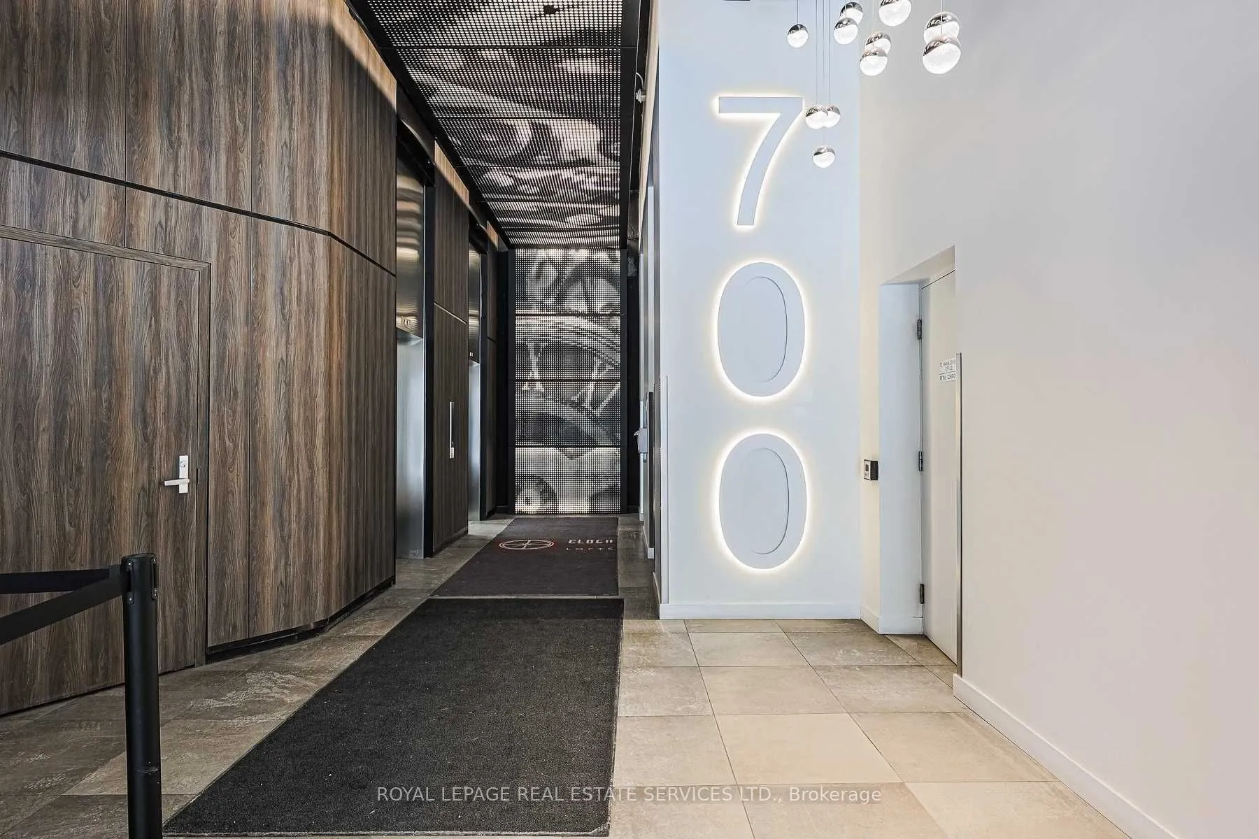 700 King Street W, #PH13