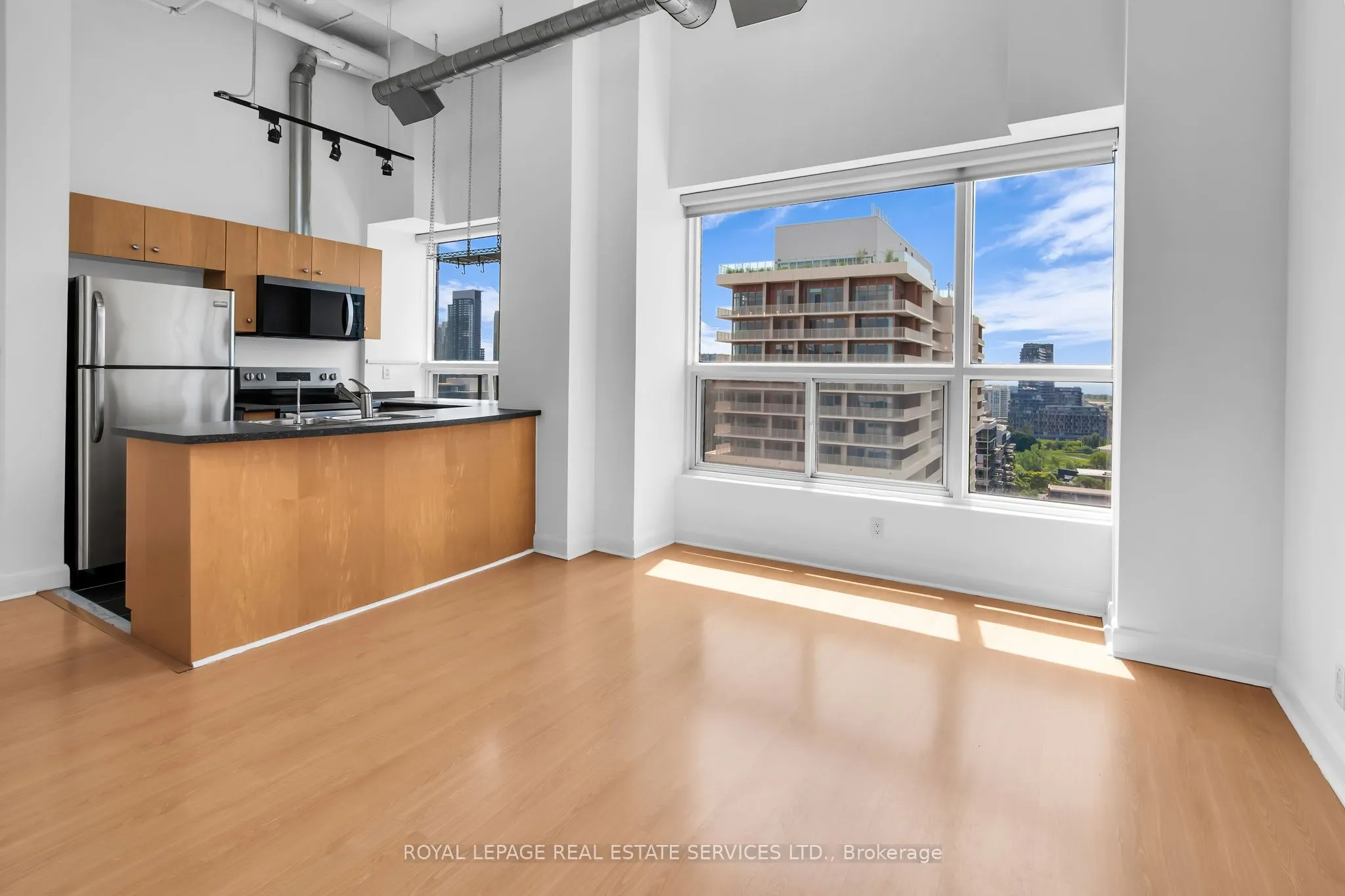 700 King Street W, #PH13