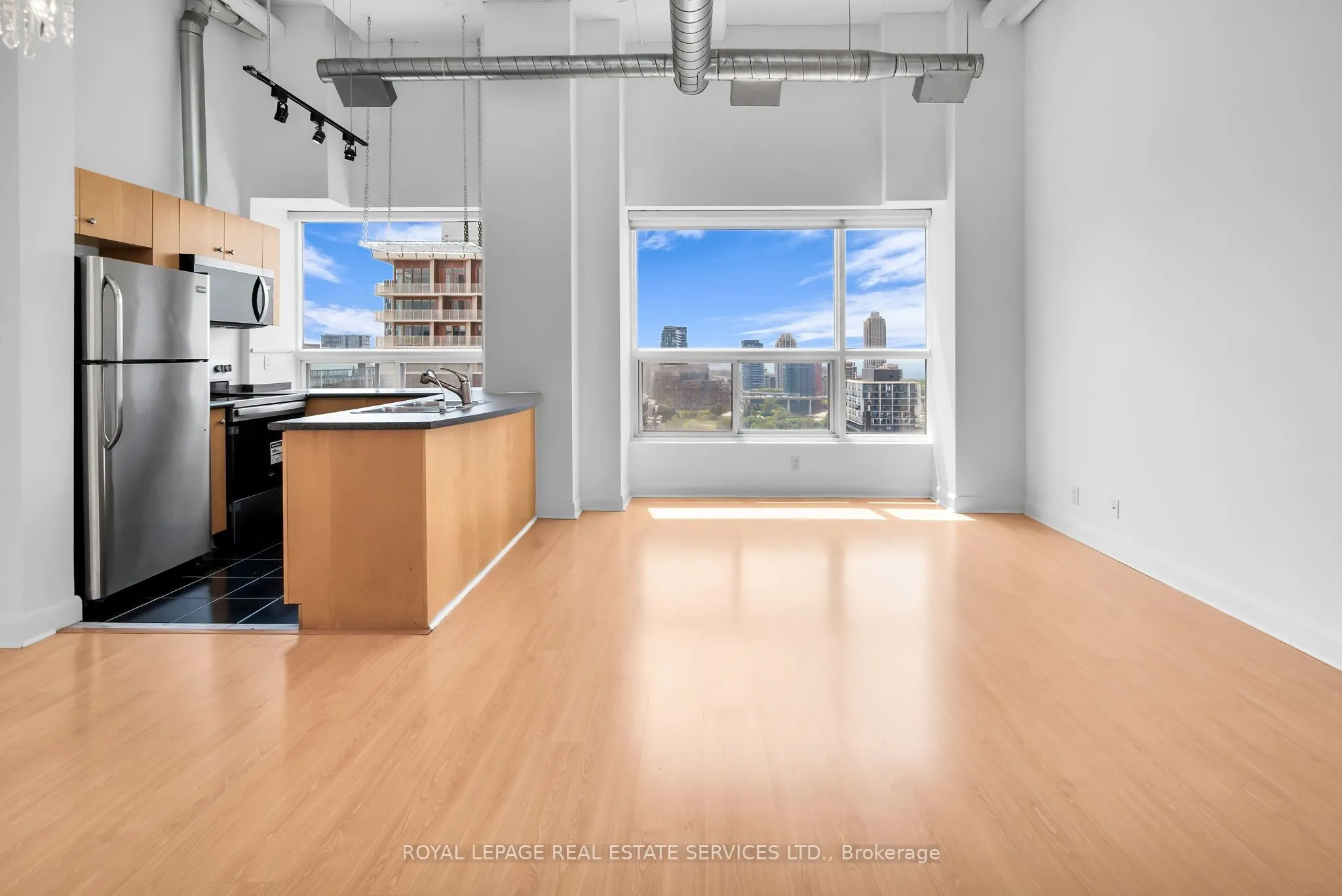 700 King Street W, #PH13