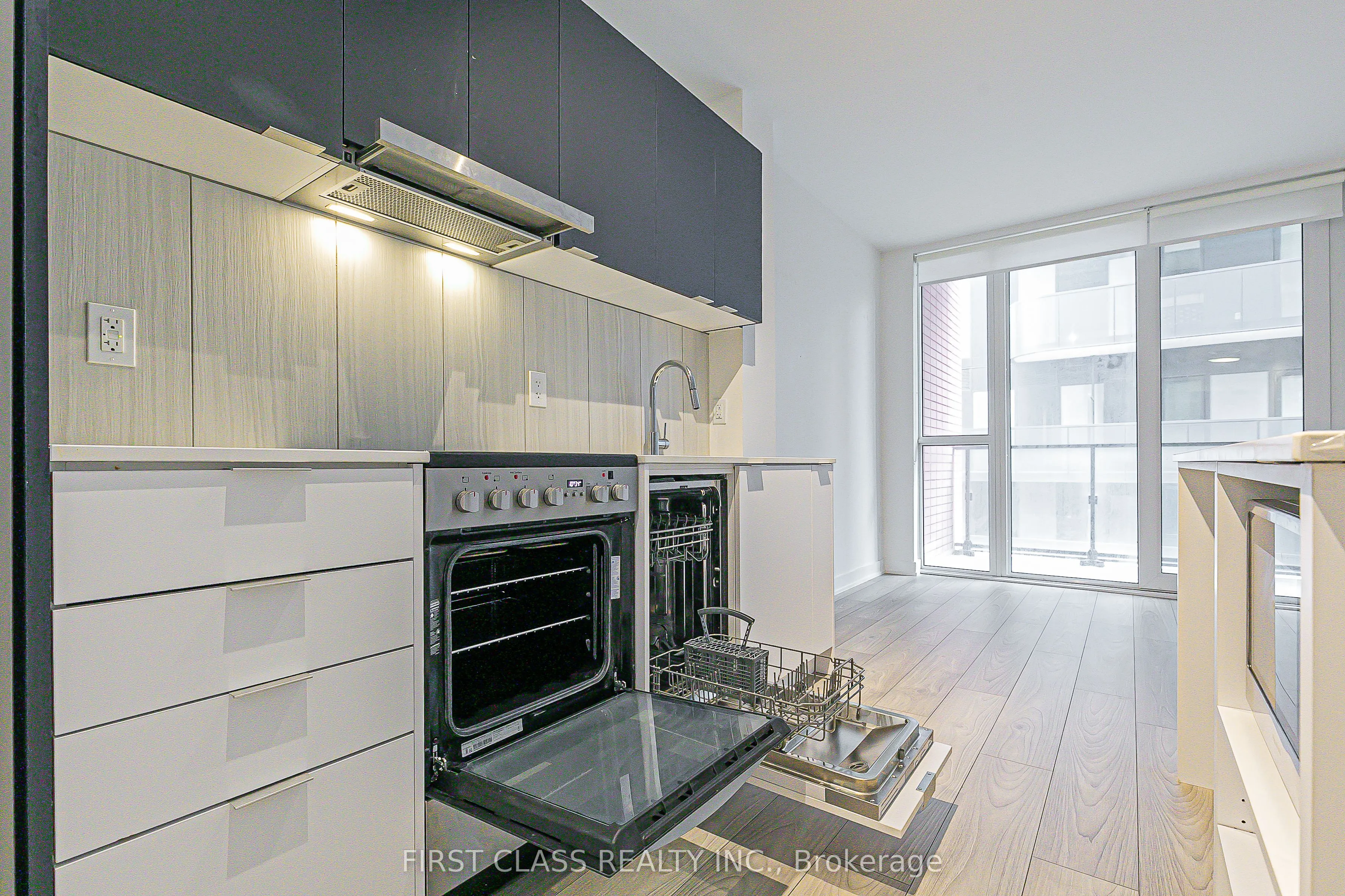 8 Tippett Road, #623