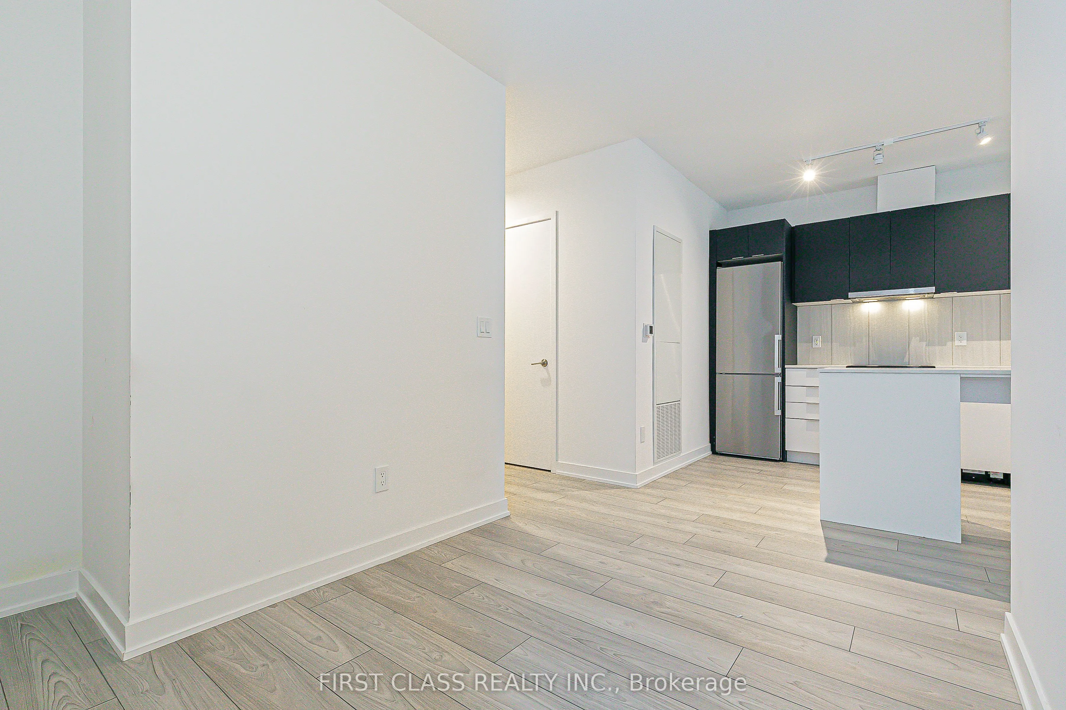 8 Tippett Road, #623