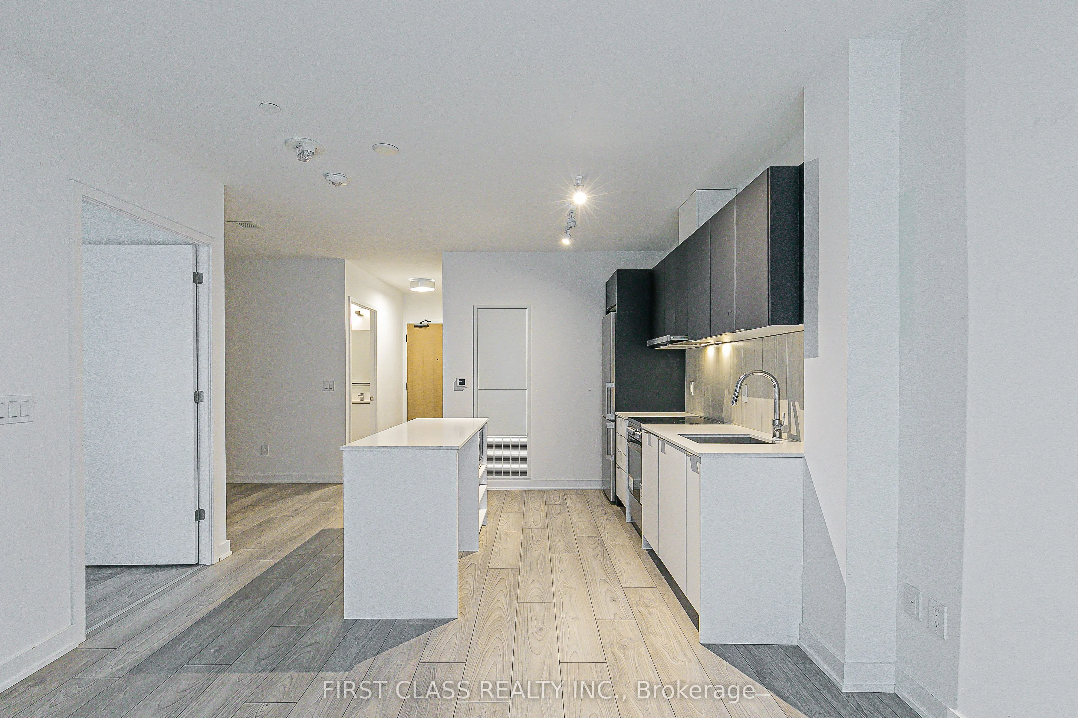 8 Tippett Road, #623