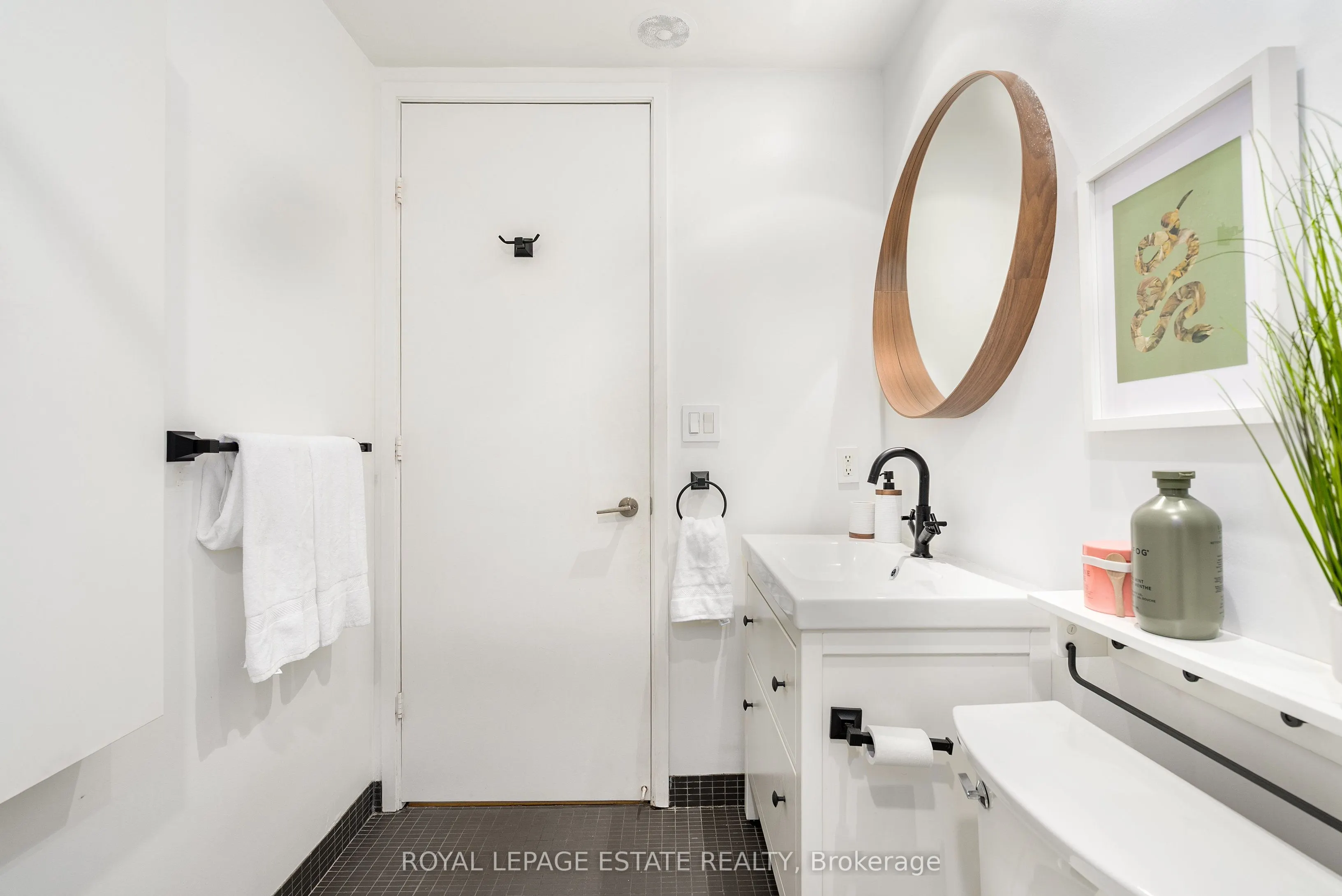 533 Richmond Street W, #304