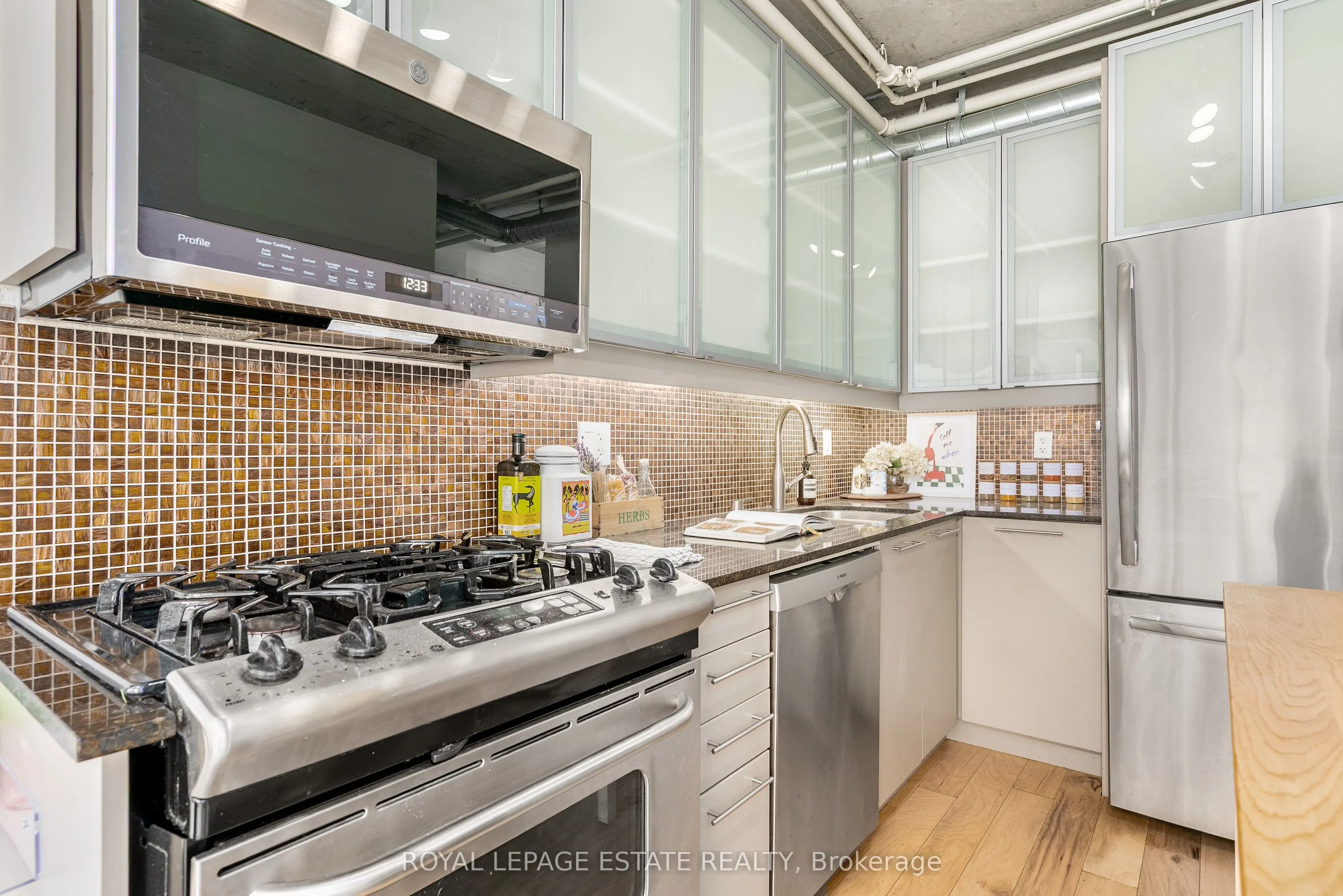 533 Richmond Street W, #304