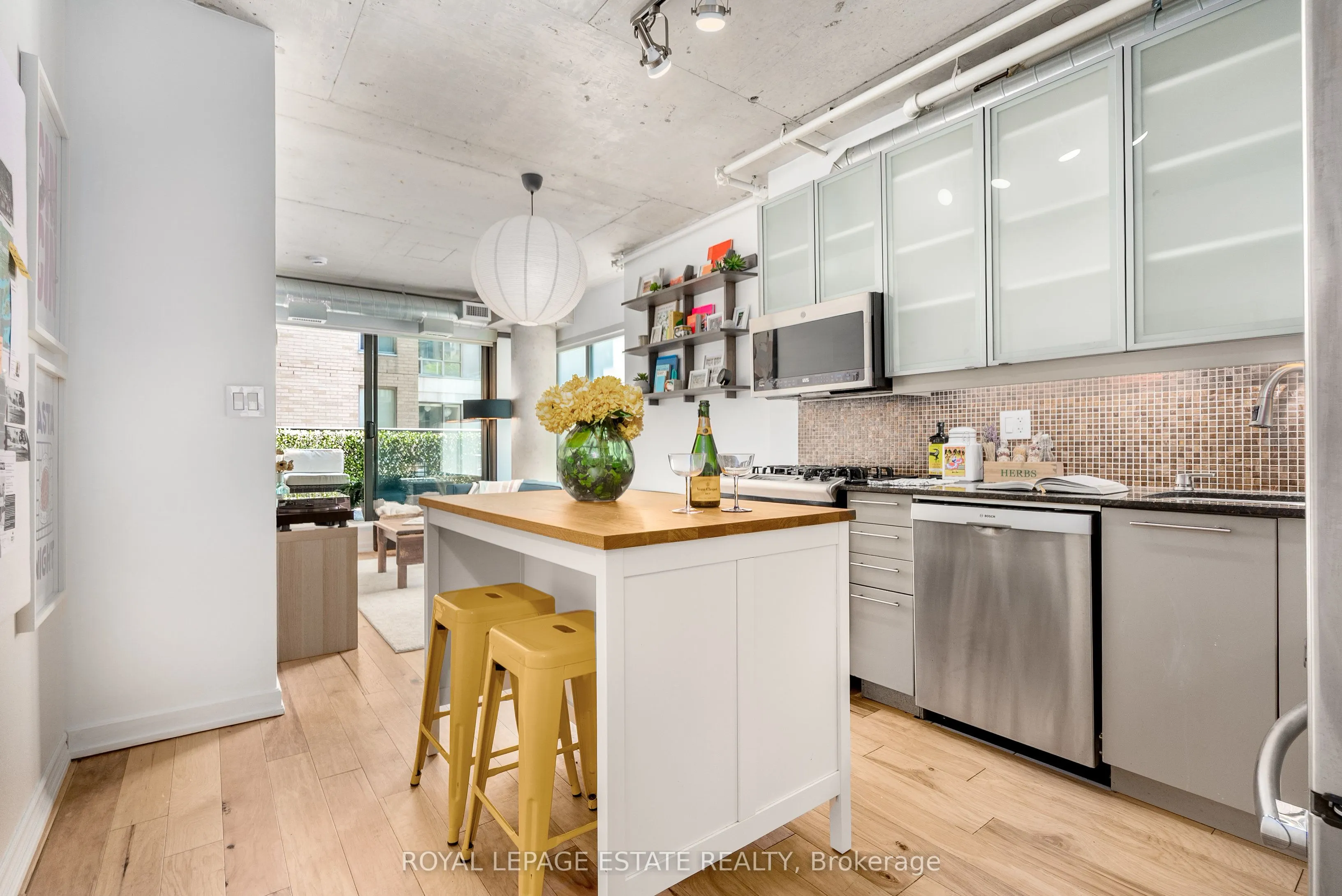 533 Richmond Street W, #304