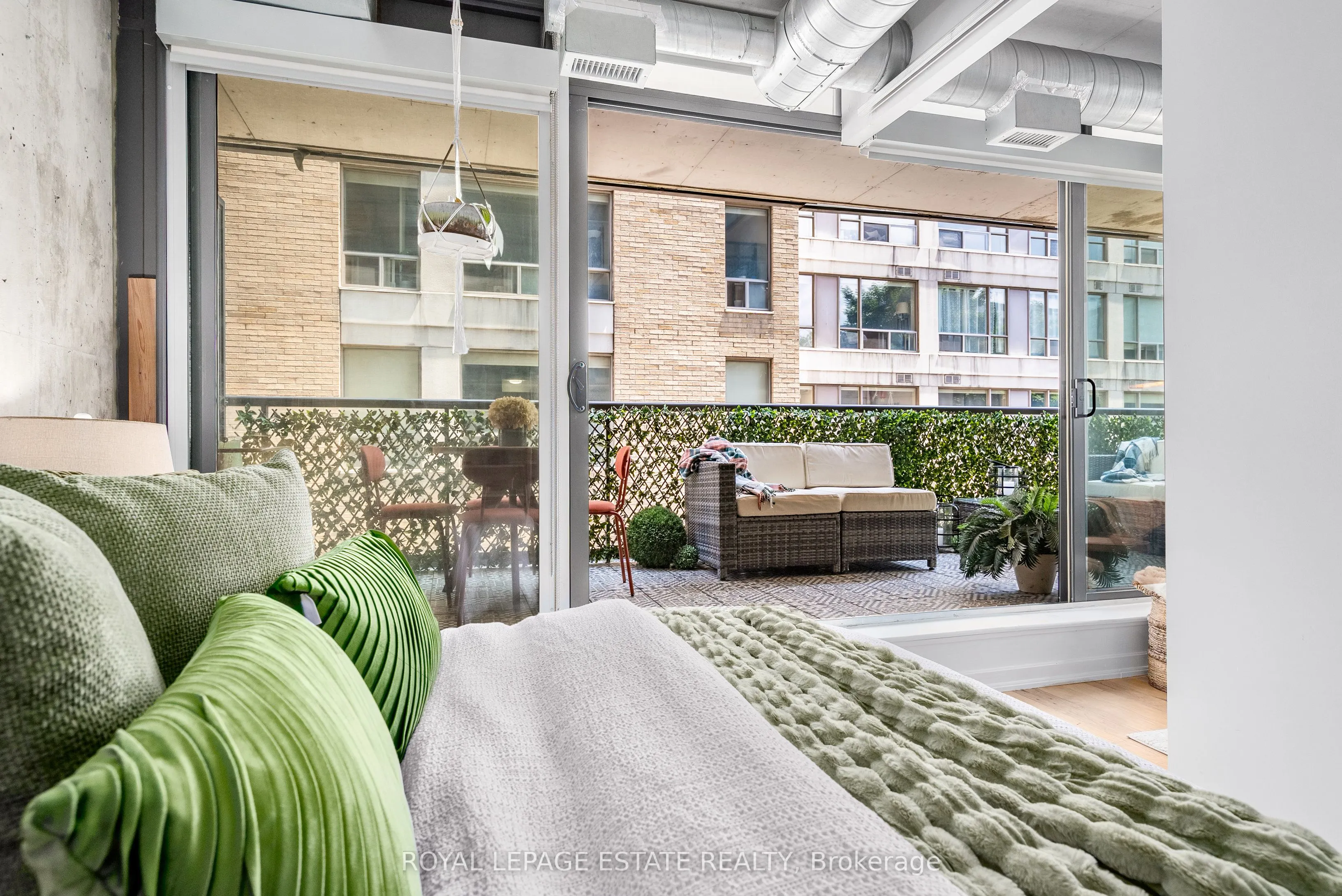 533 Richmond Street W, #304