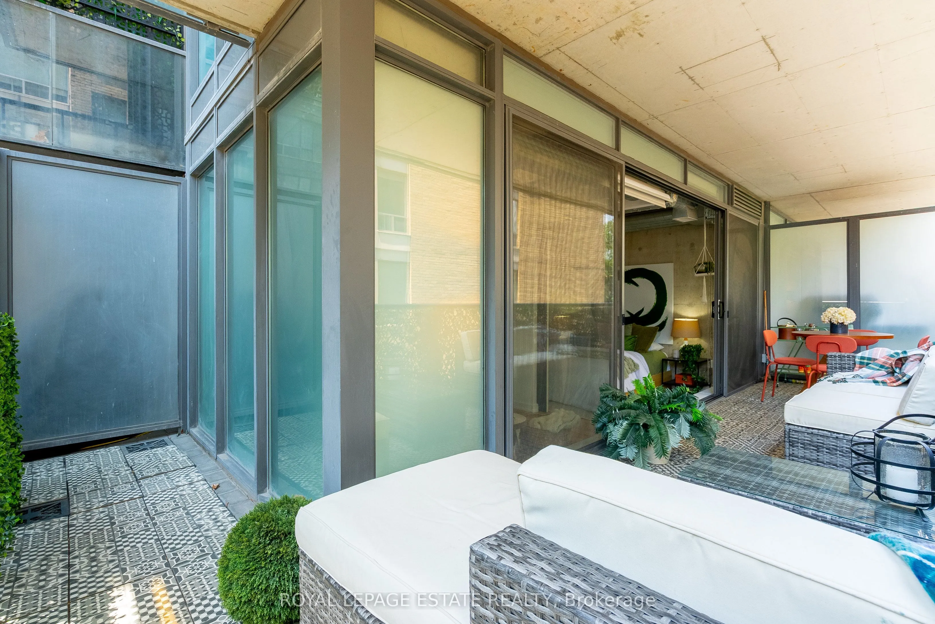 533 Richmond Street W, #304