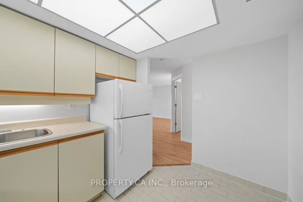 65 Scadding Avenue #608
