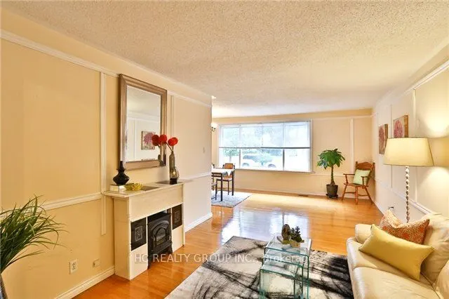 47 Marowyne Drive, #Upper
