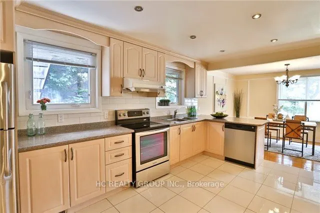 47 Marowyne Drive, #Upper