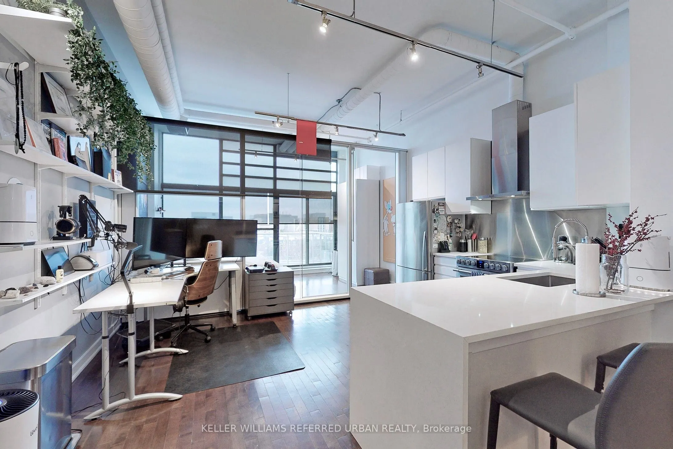 43 Hanna Avenue, #605