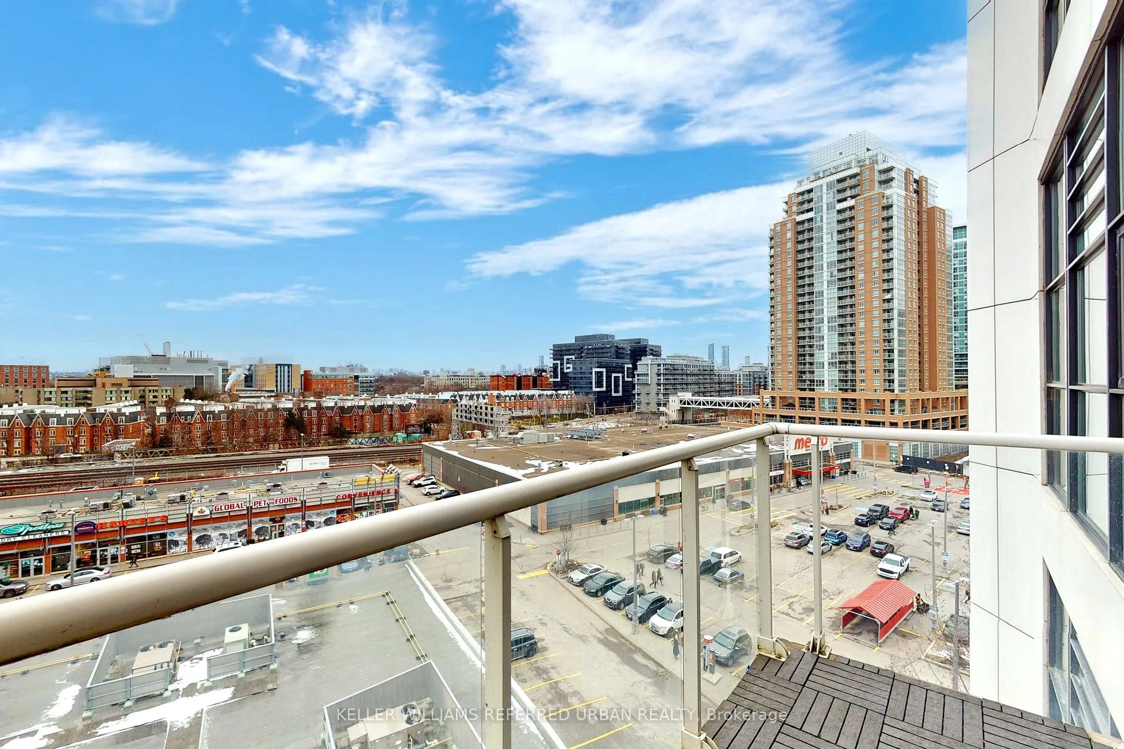 43 Hanna Avenue, #605
