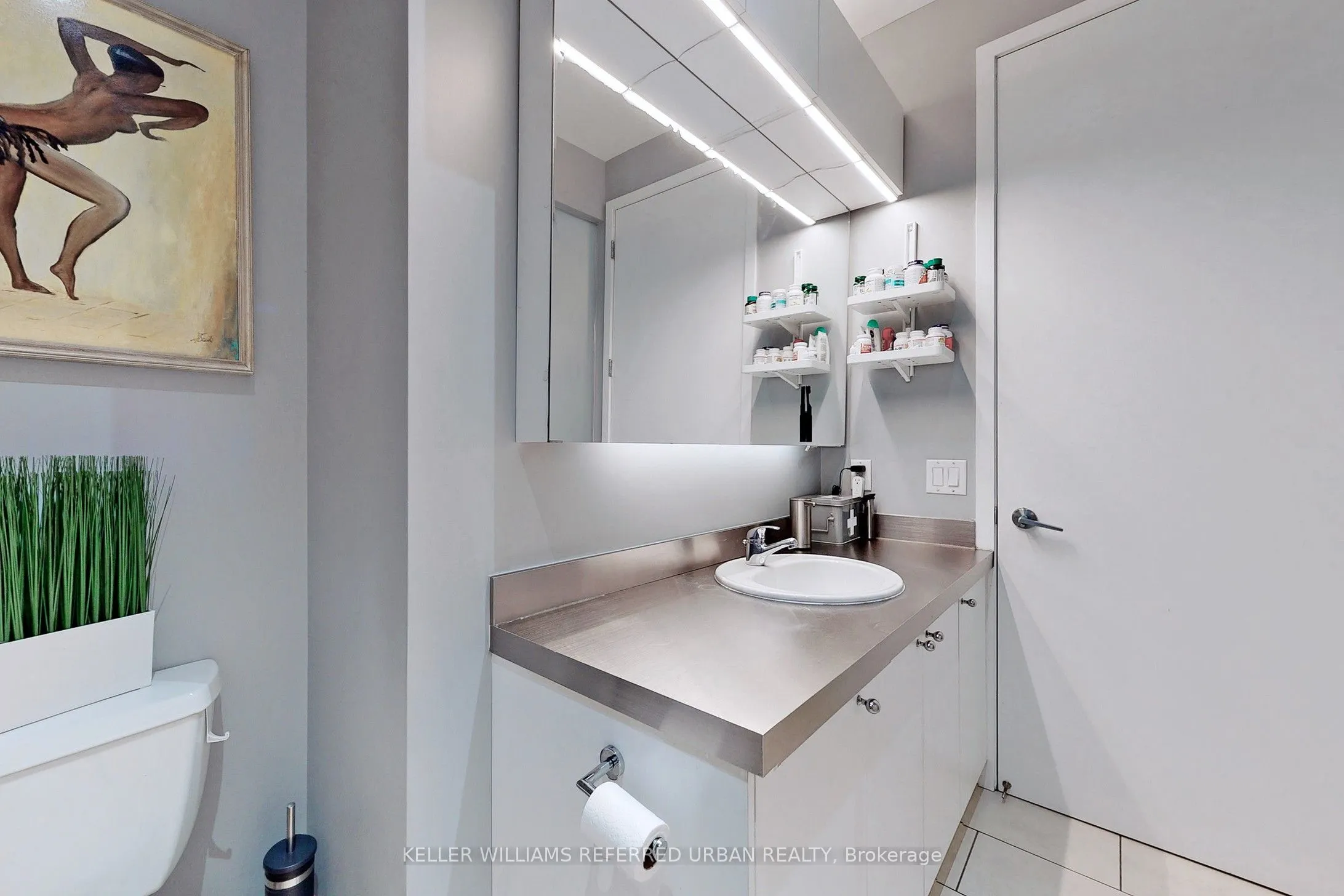 43 Hanna Avenue, #605
