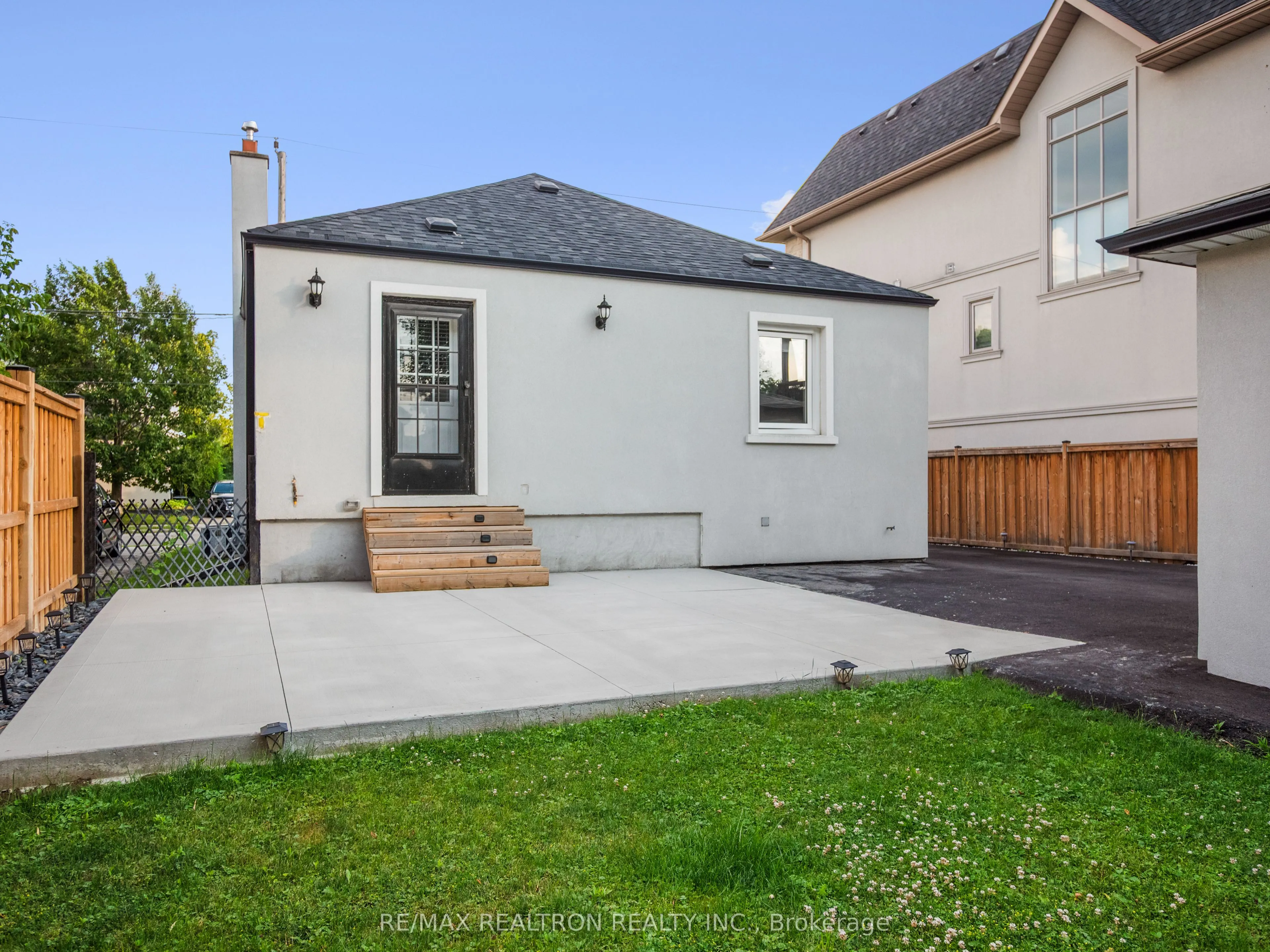 112 Reiner Road, #Lower/Basement