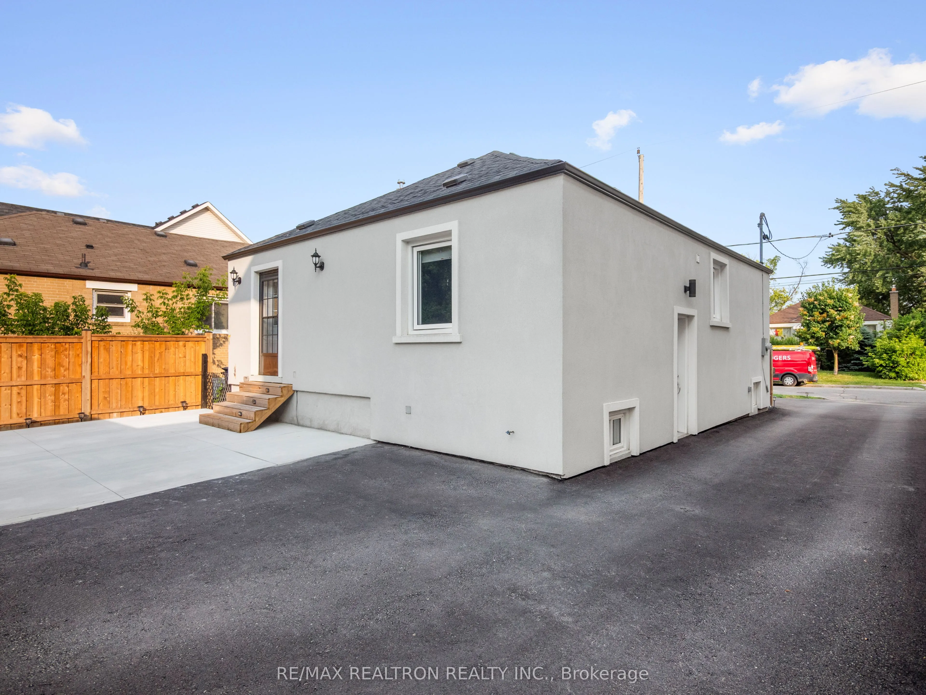 112 Reiner Road, #Lower/Basement