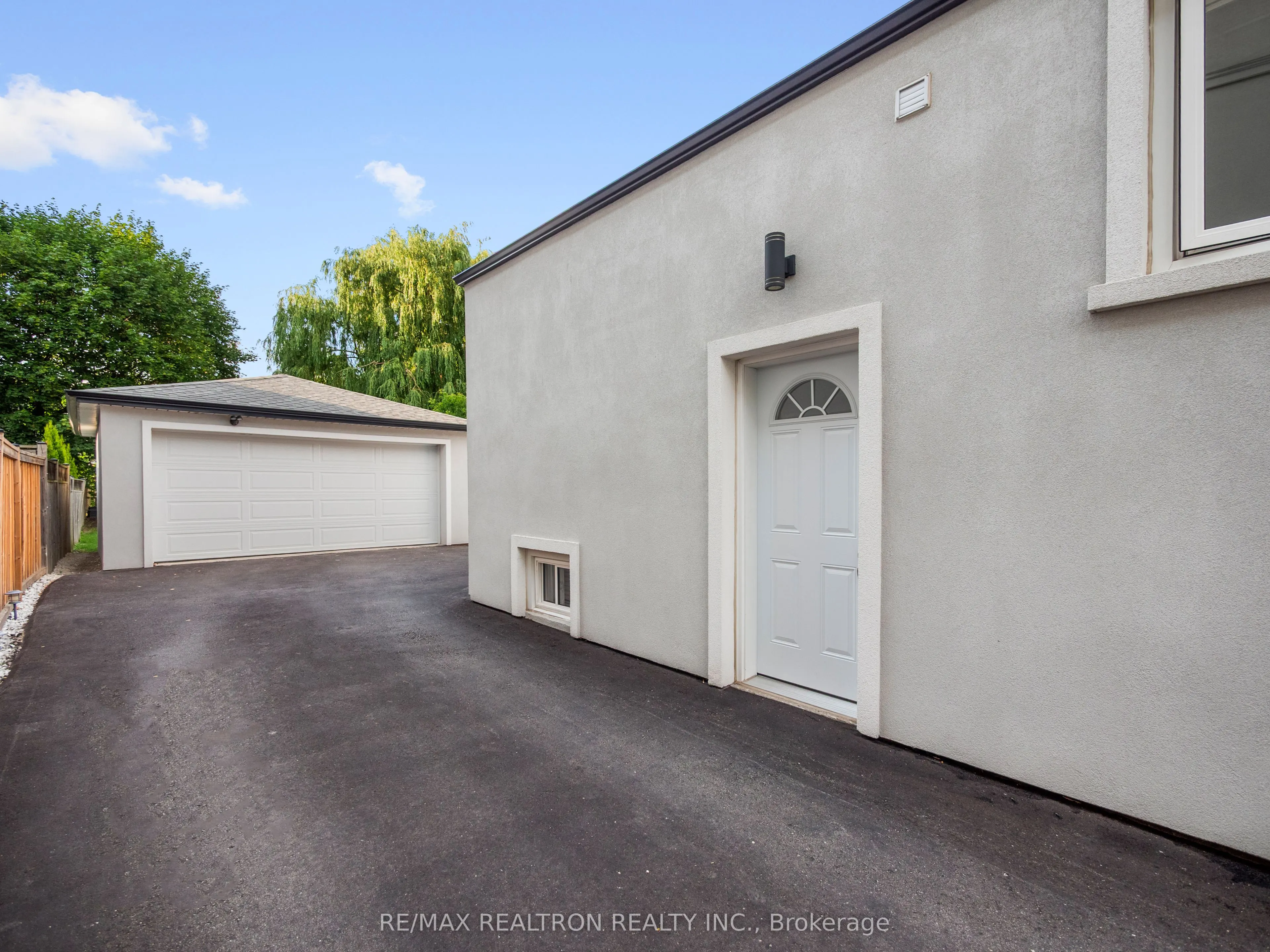 112 Reiner Road, #Lower/Basement