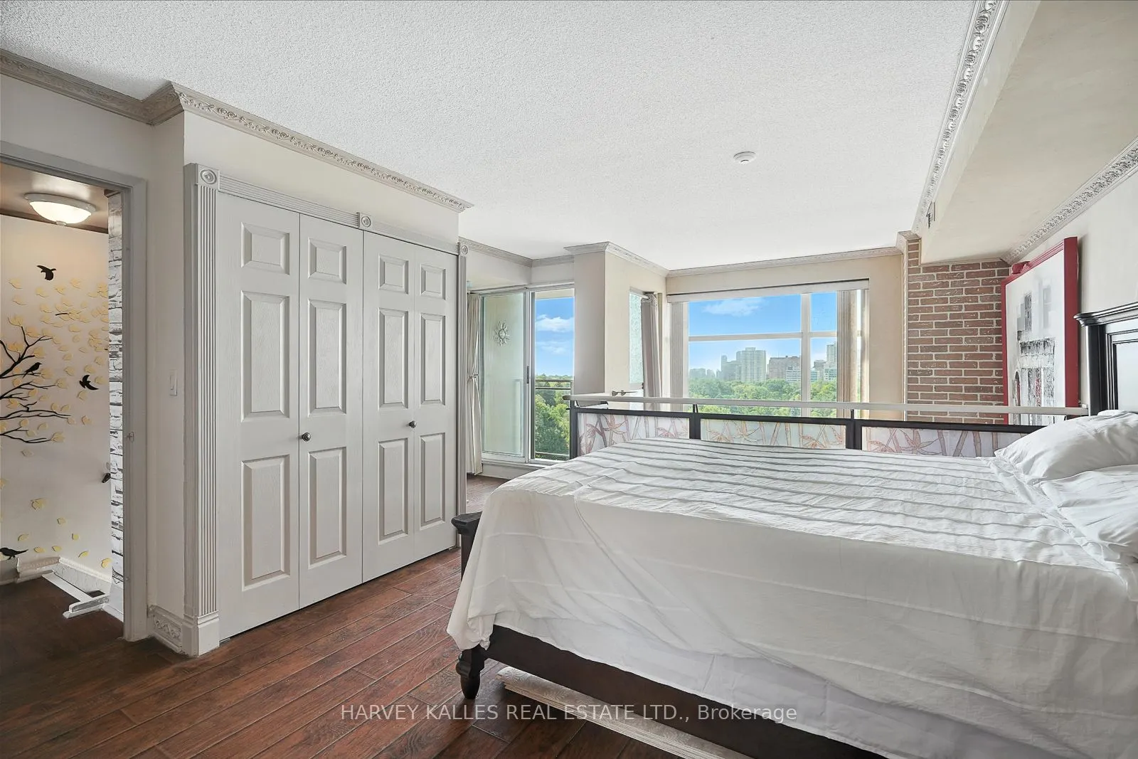 18 Merton Street, #904