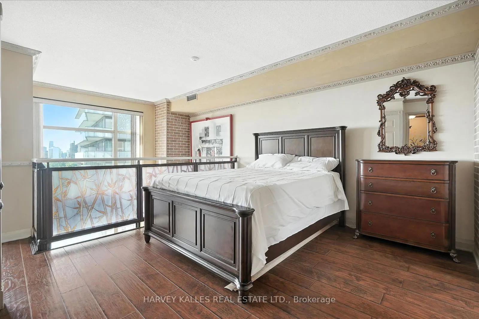 18 Merton Street, #904