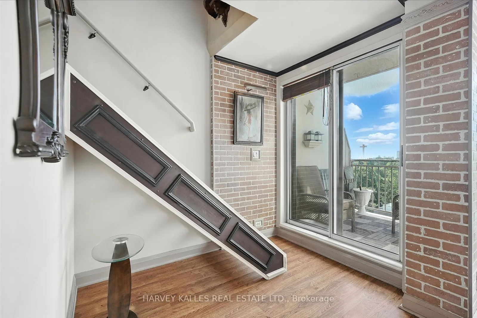 18 Merton Street, #904