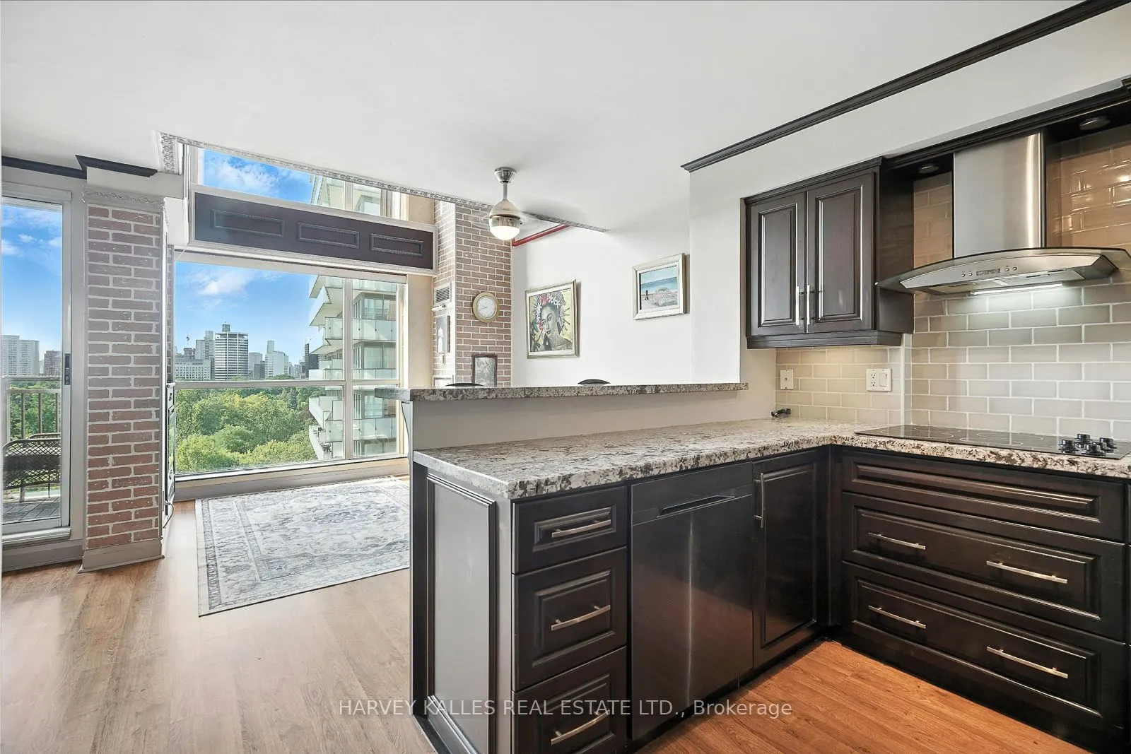 18 Merton Street, #904